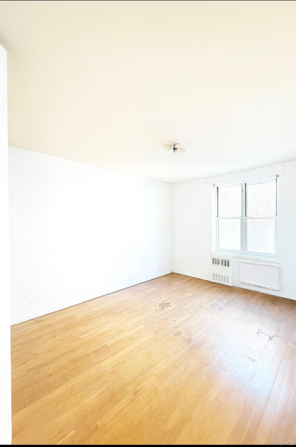 14205 Roosevelt # 4, Flushing, NY 11354