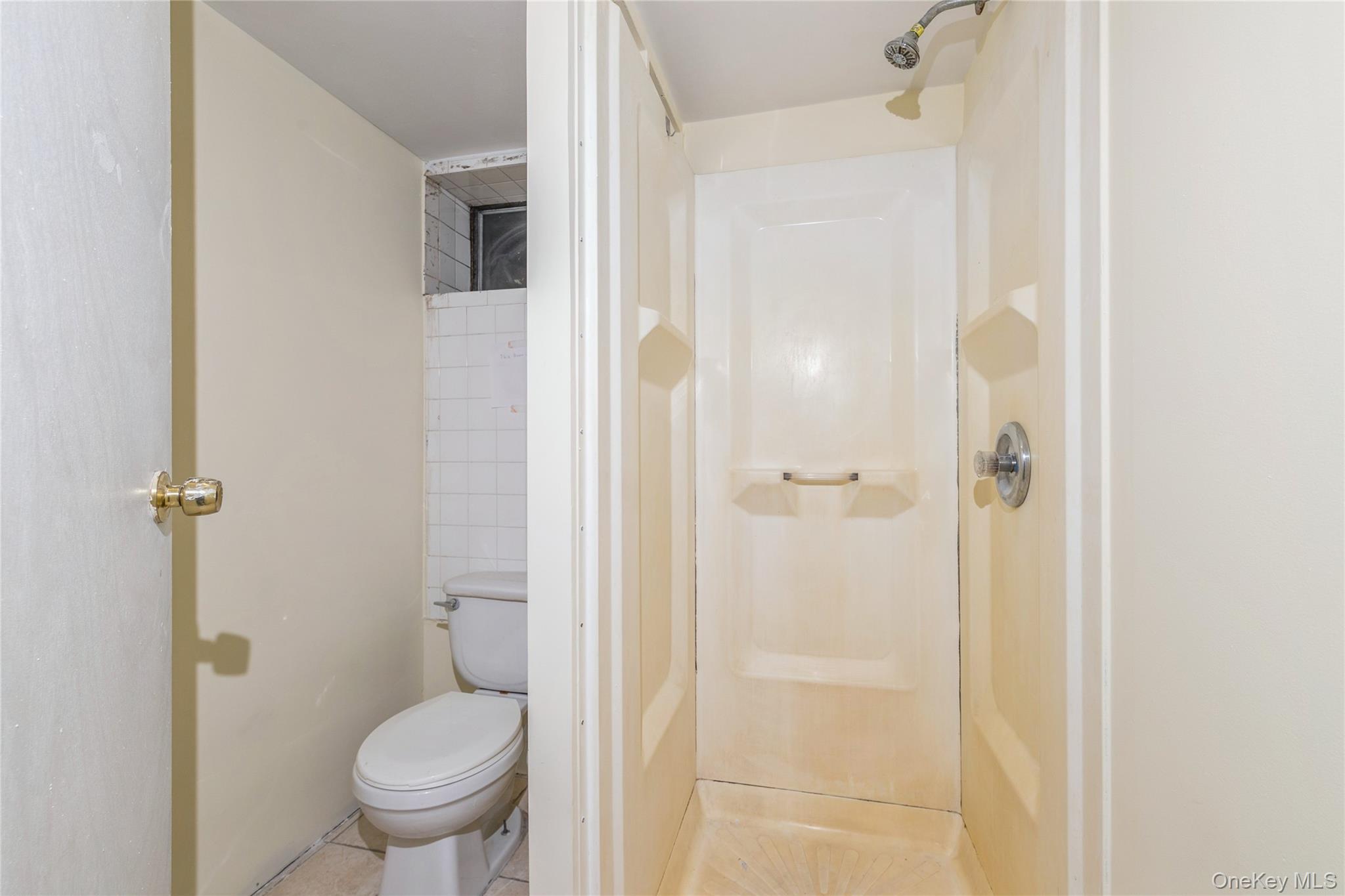 86 Stuyvesant Avenue, Mastic, NY 11950