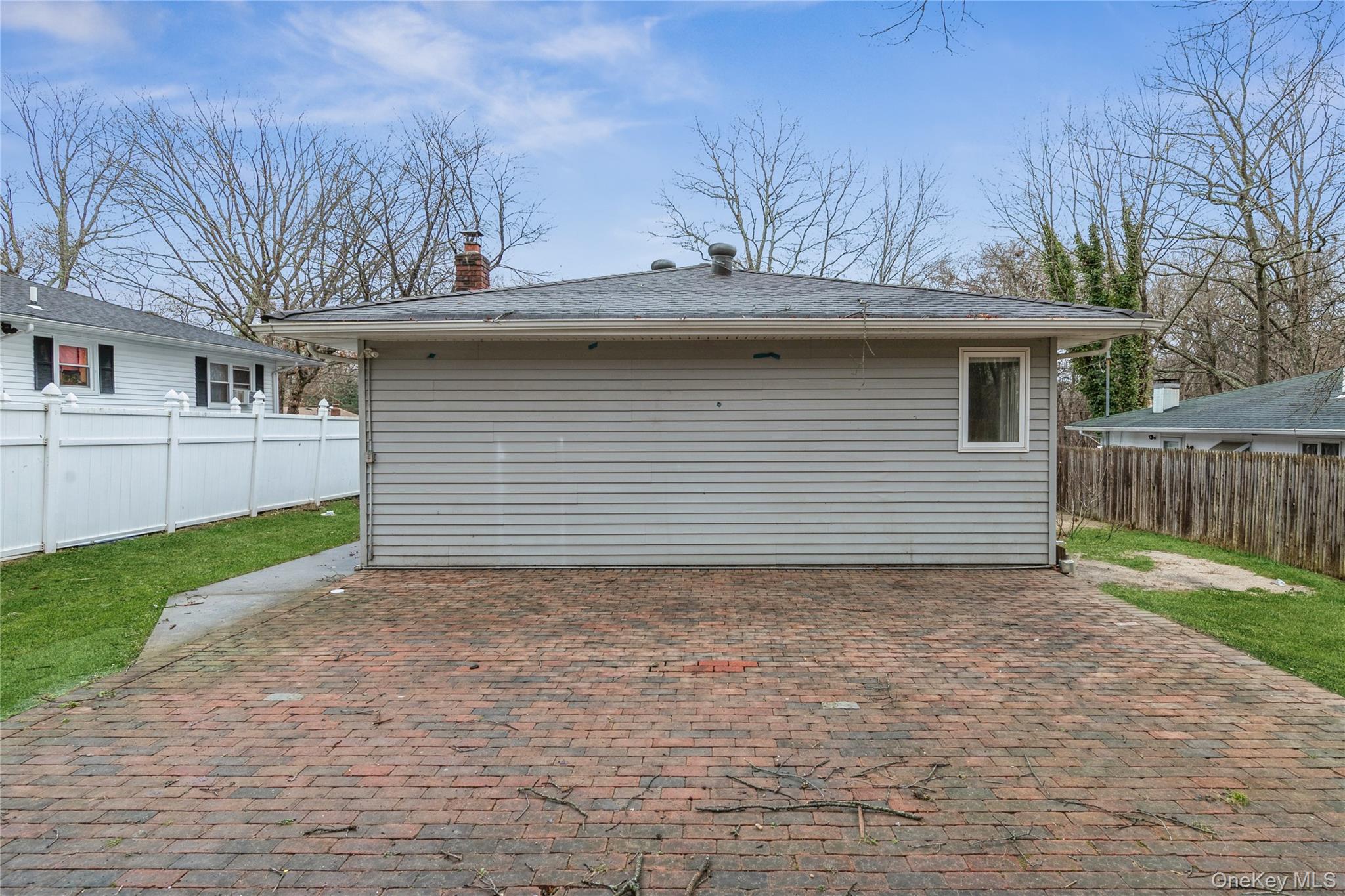 86 Stuyvesant Avenue, Mastic, NY 11950