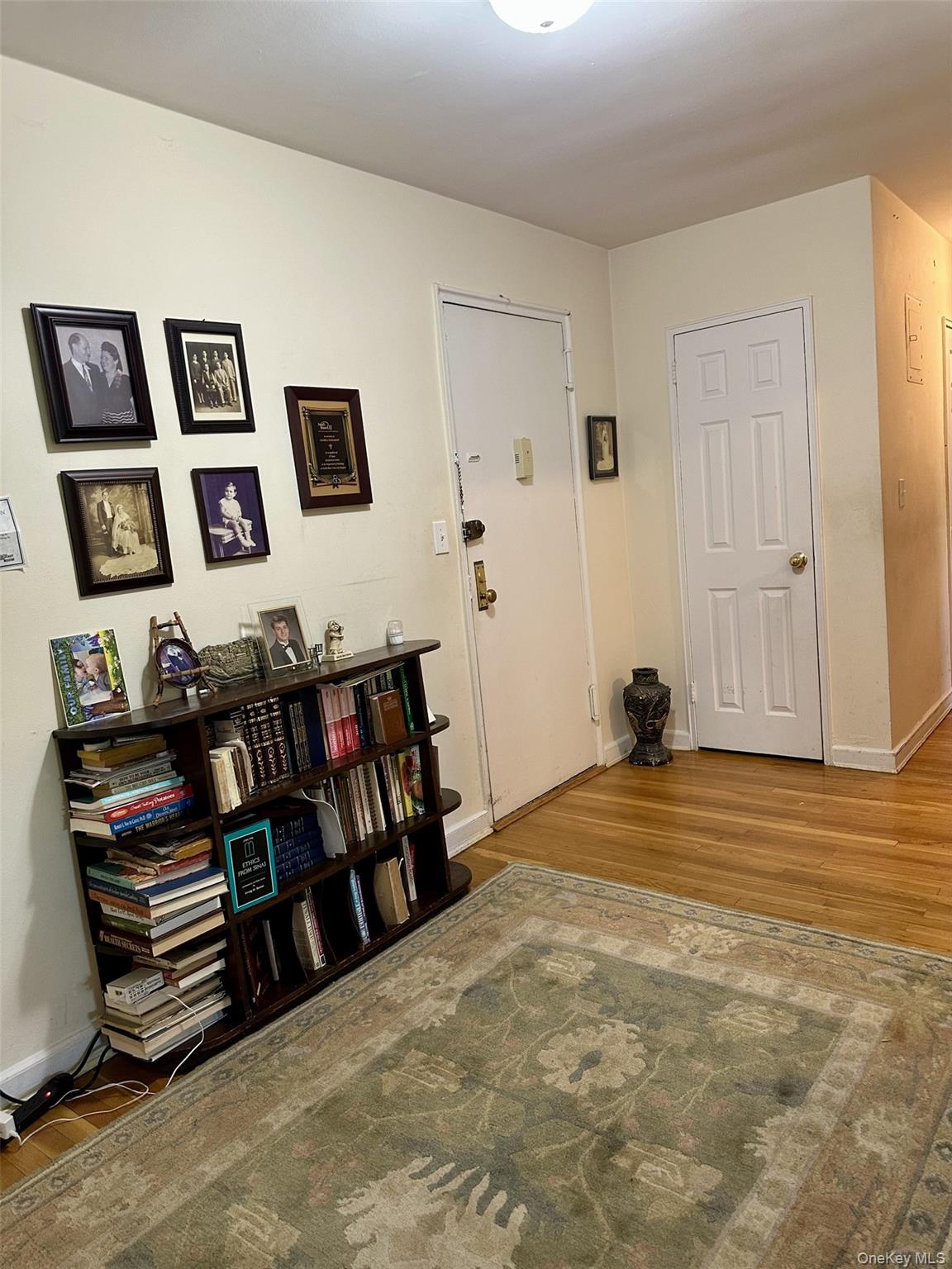 11 Wooleys Lane # 3A, Great Neck, NY 11021