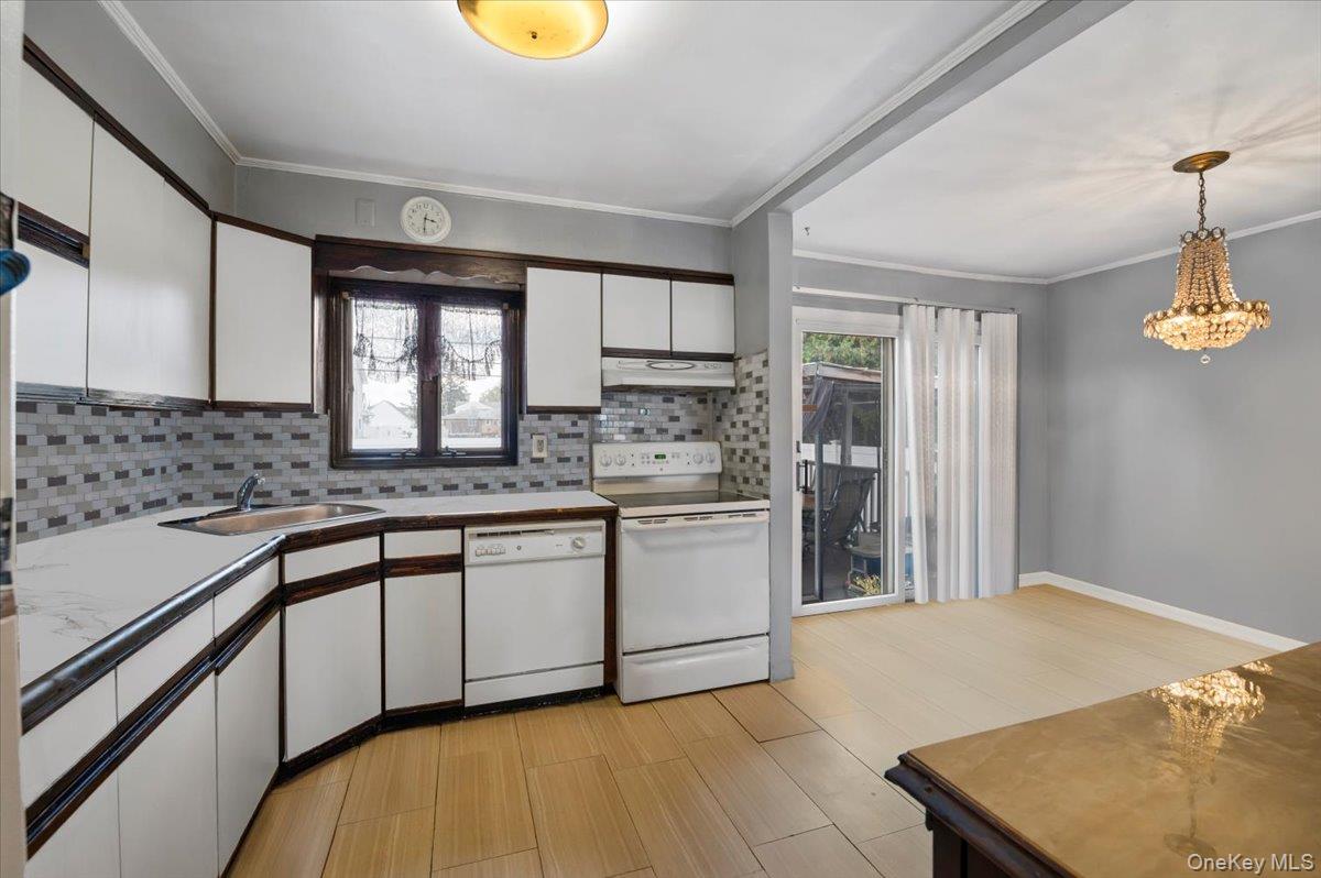 26 Bradford Lane, Bethpage, NY 11714