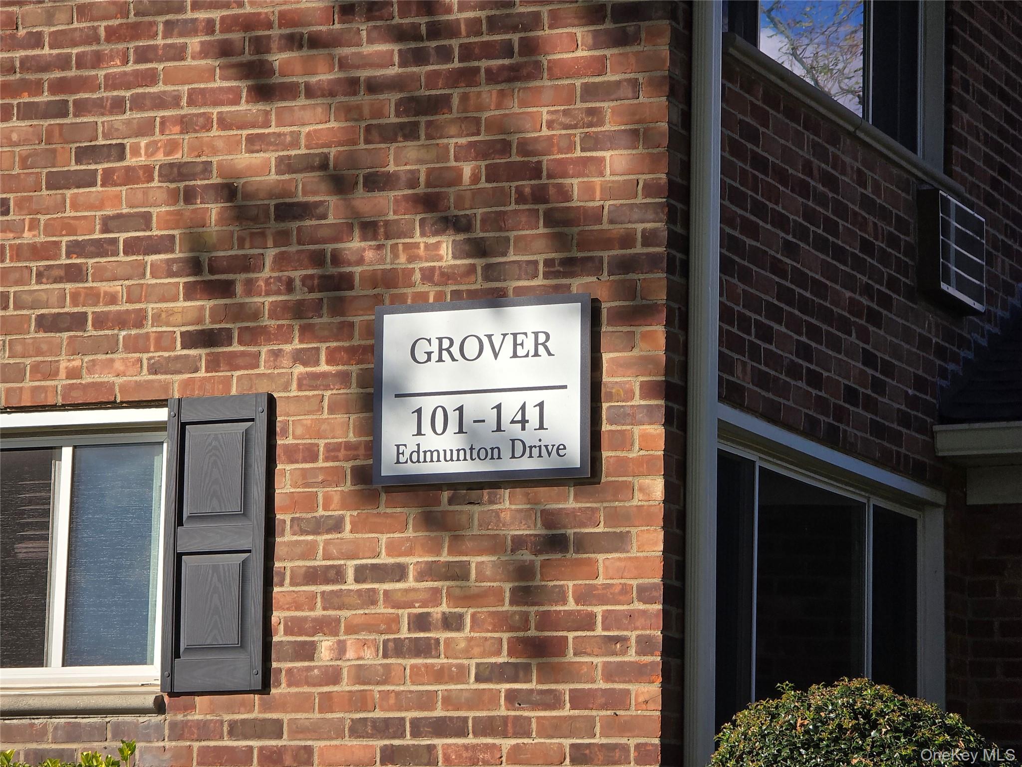 111 Edmunton Drive # G4, North Babylon, NY 11703