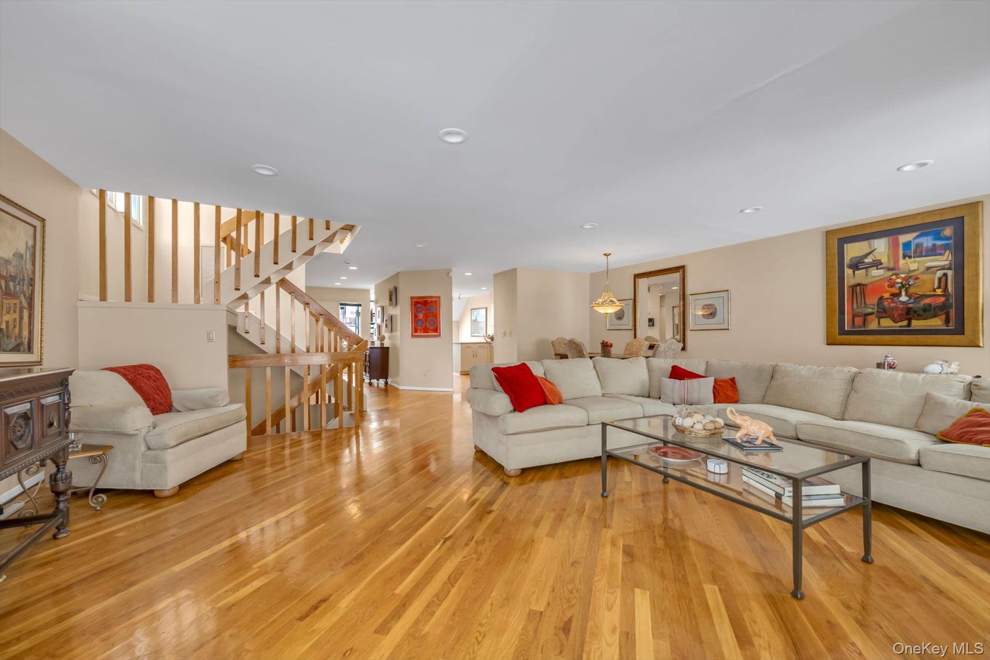 6 John Bean Court, Port Washington, NY 11050