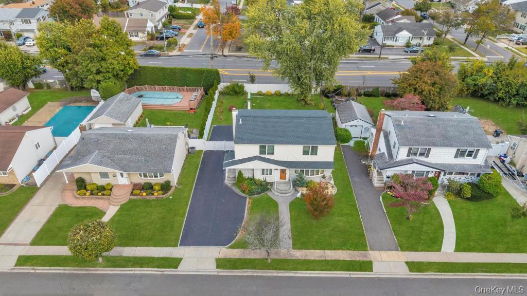 30 Andover Lane, Hicksville, NY 11801