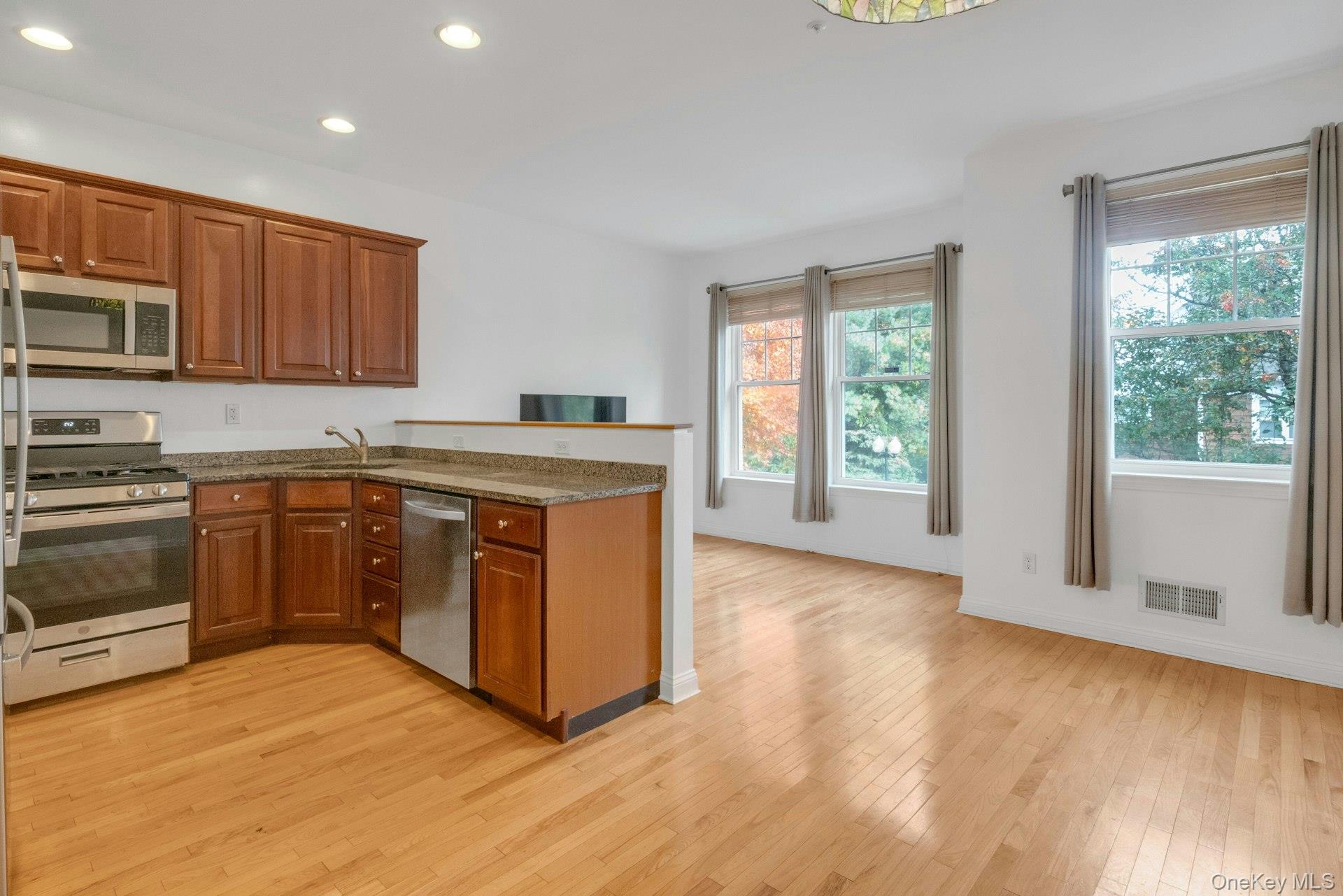 25 Glen Hill Lane, Tarrytown, NY 10591