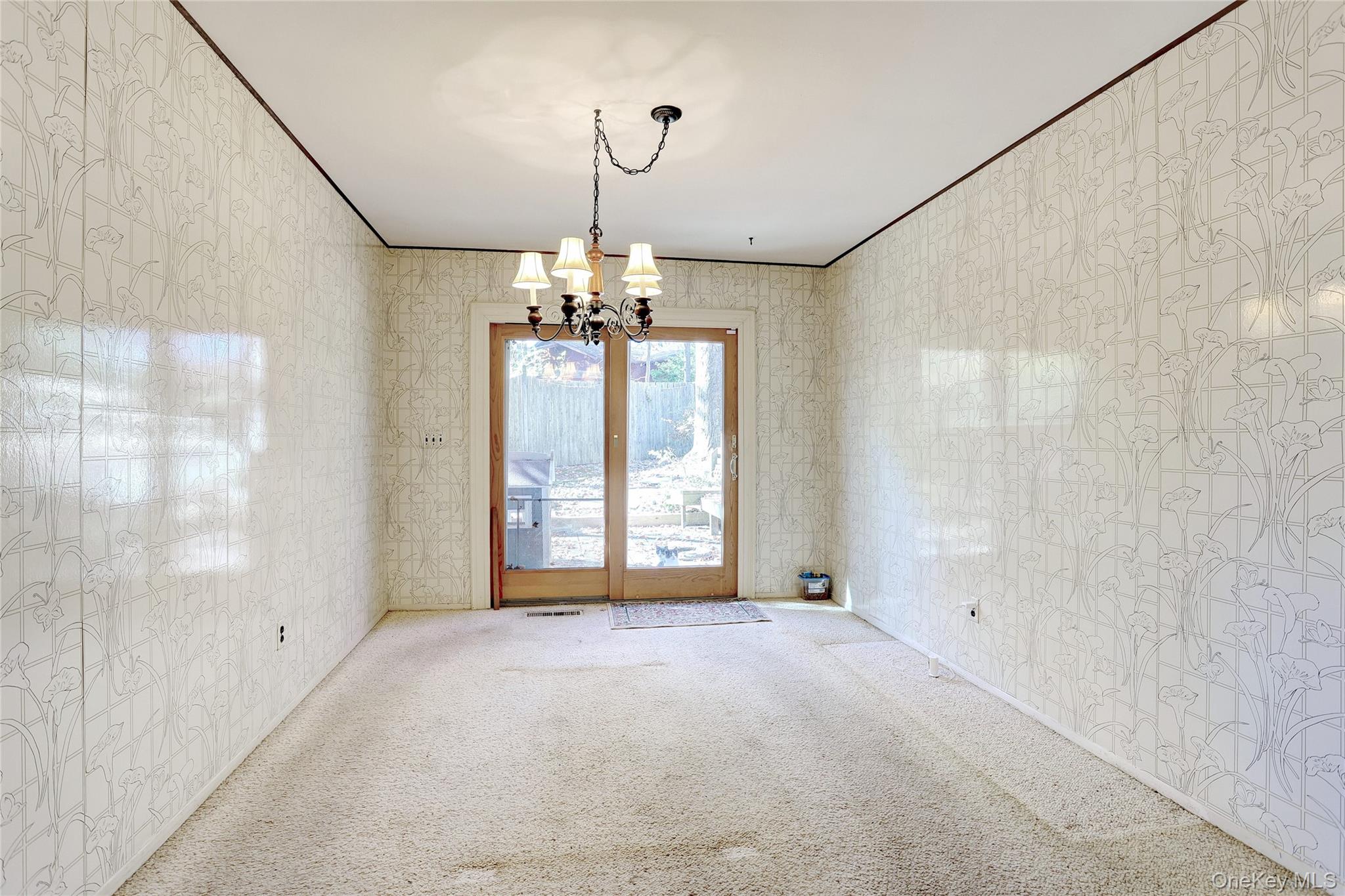 13 Lomond Avenue, Chestnut Ridge, NY 10977