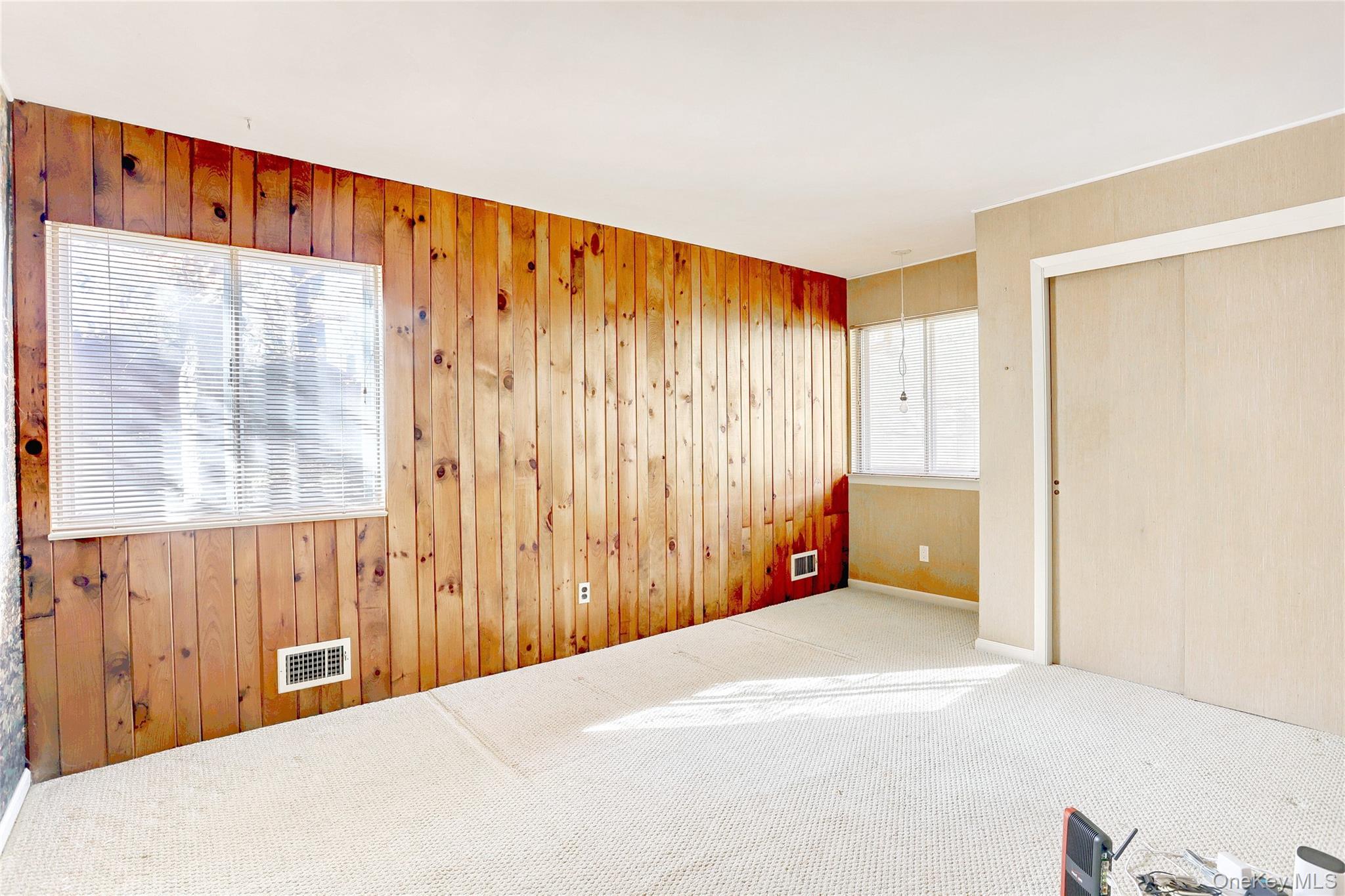 13 Lomond Avenue, Chestnut Ridge, NY 10977