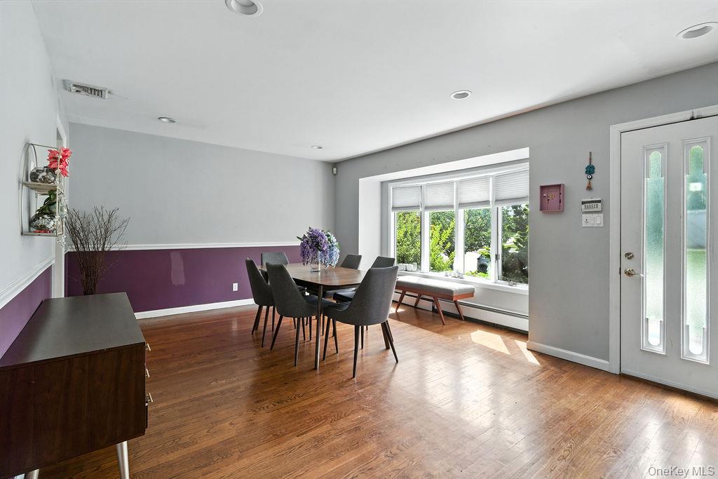 21 Macarthur Avenue, Plainview, NY 11803