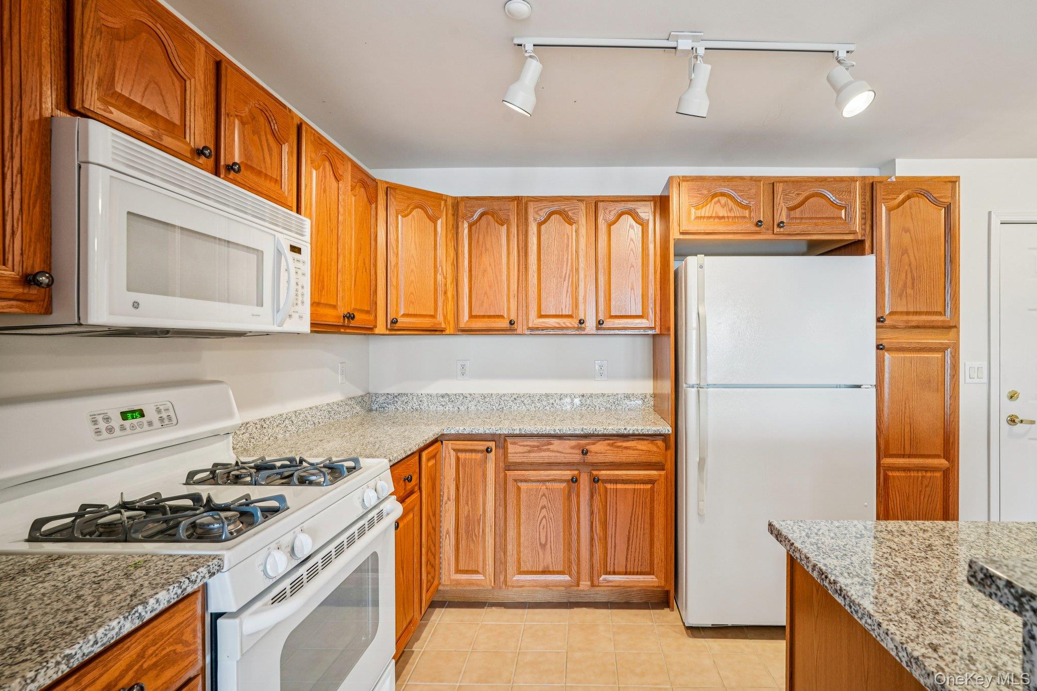 1316 Round Pointe Drive # 1316, Haverstraw, NY 10927