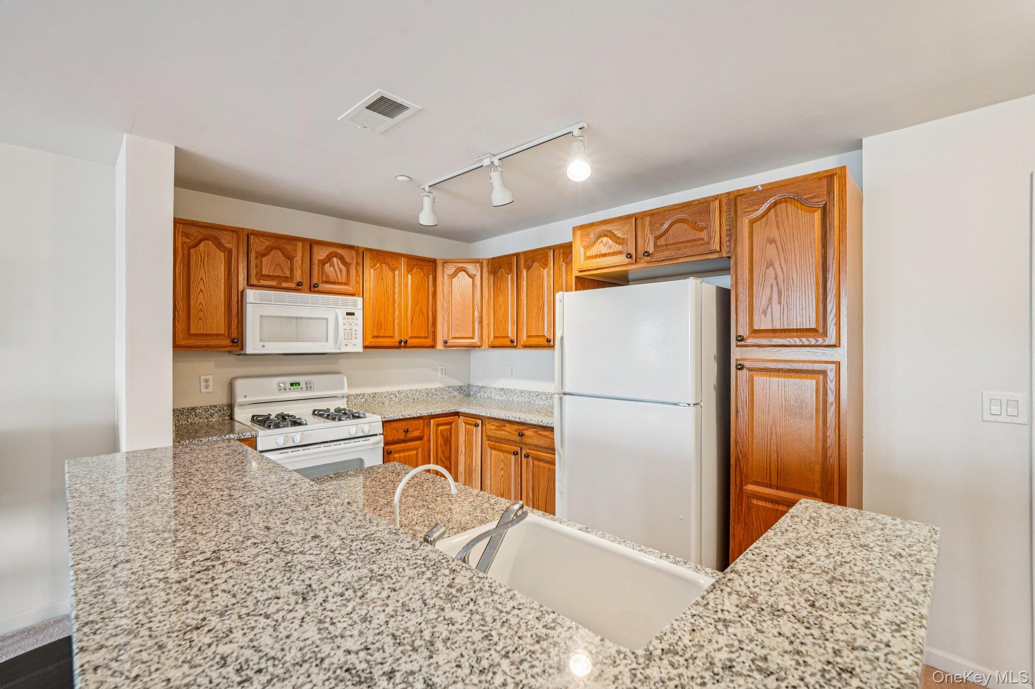 1316 Round Pointe Drive # 1316, Haverstraw, NY 10927