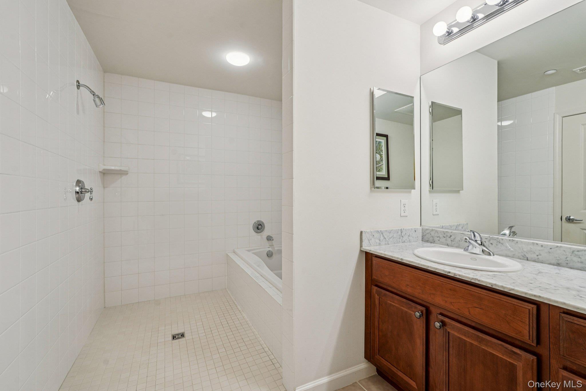 1316 Round Pointe Drive # 1316, Haverstraw, NY 10927