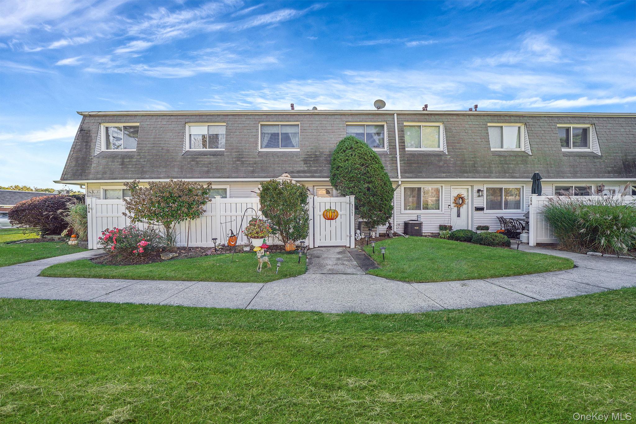 257 Storm Drive, Holtsville, NY 11742