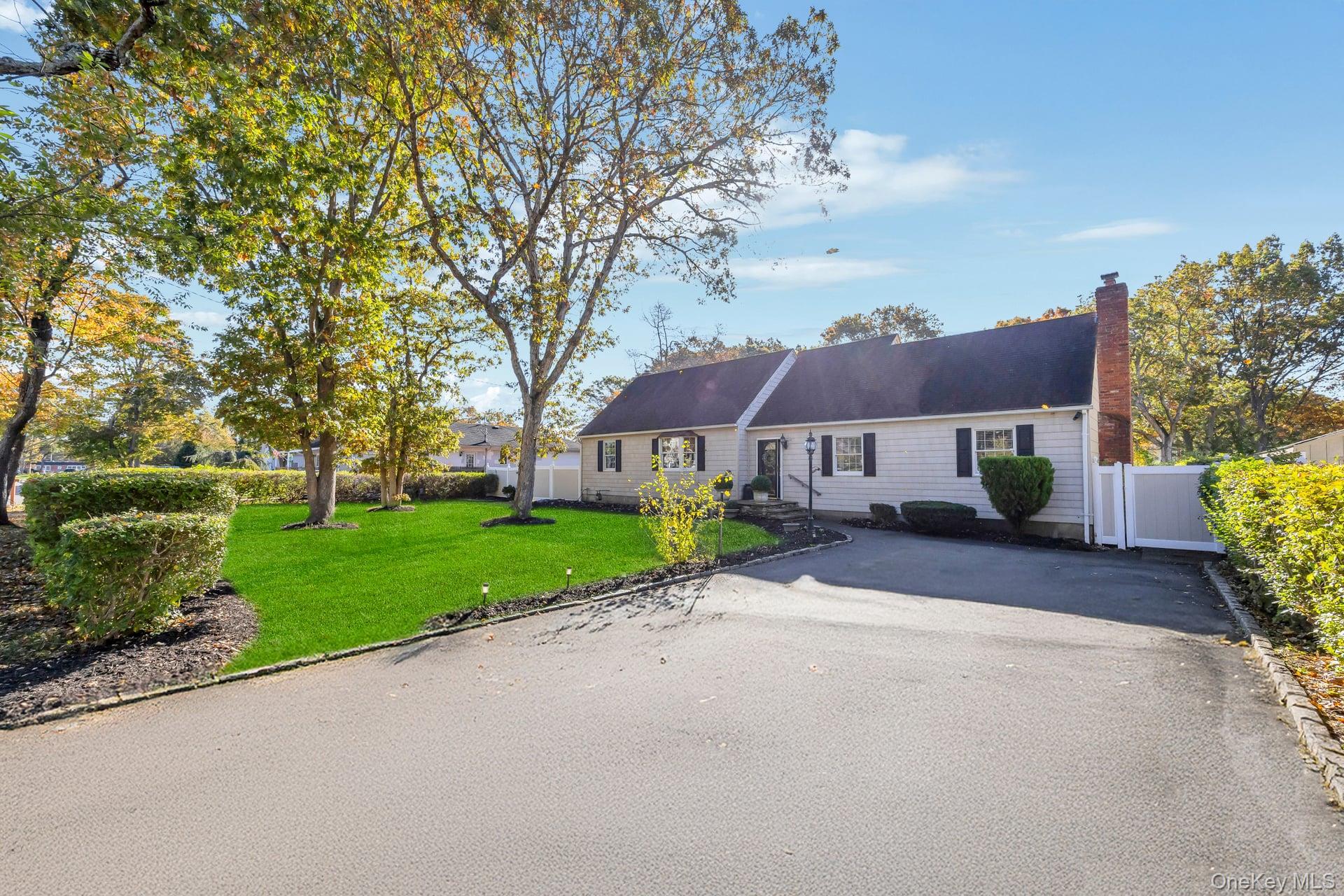 566 Elder Lane, Ronkonkoma, NY 11779