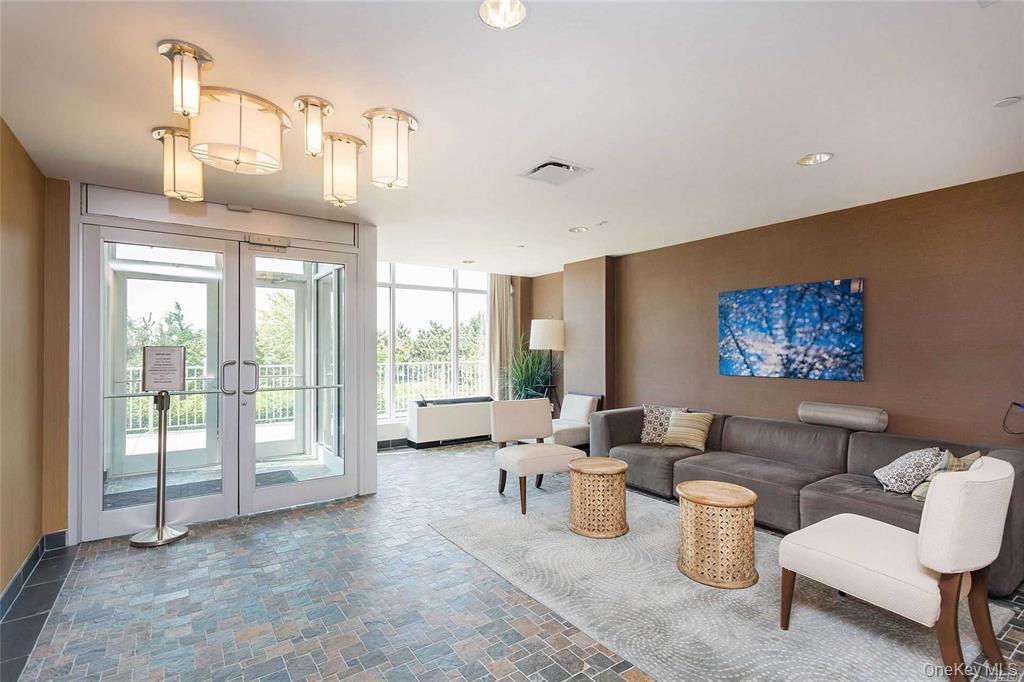 40-28 College Point Blvd # 1605, Flushing, NY 11354