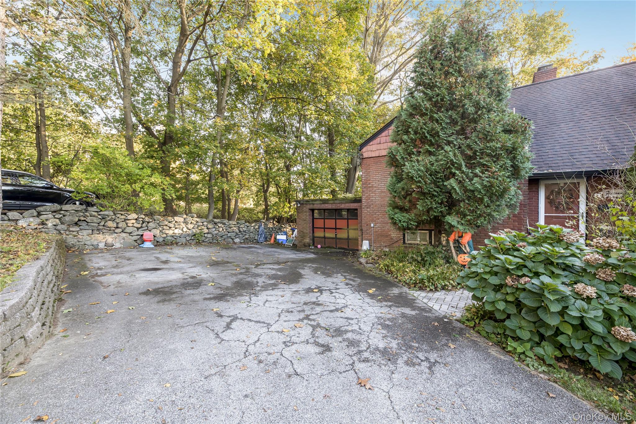 15 Wayne Way, White Plains, NY 10607