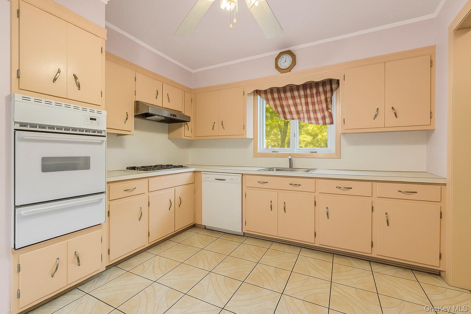 15 Wayne Way, White Plains, NY 10607