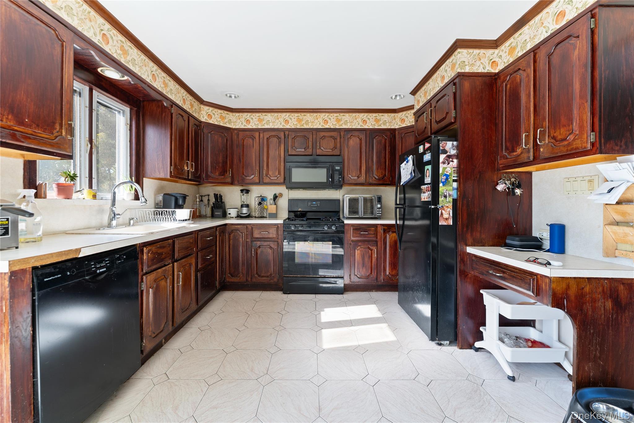 90 27th Street, Copiague, NY 11726