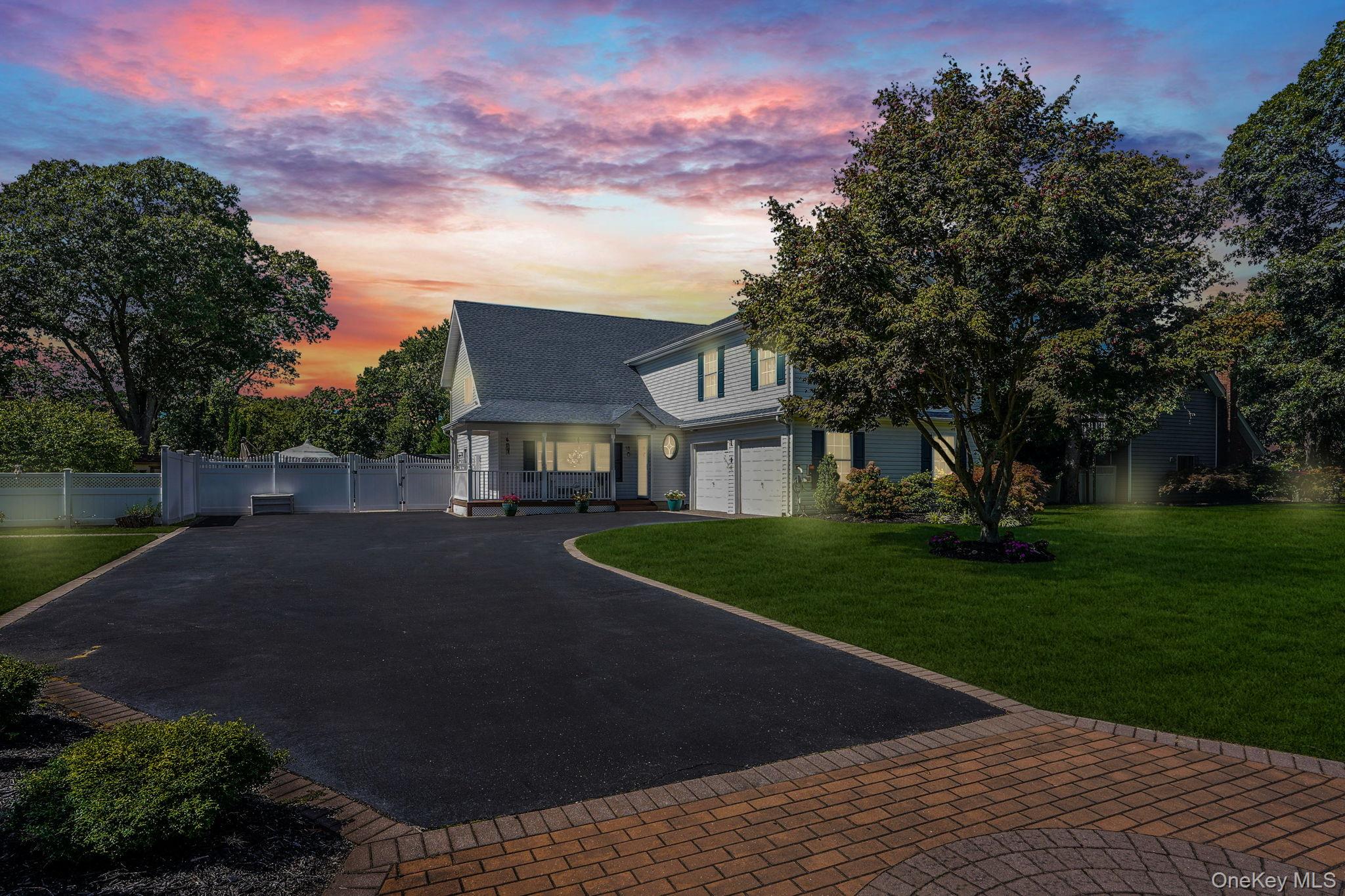 18 Concord Drive, Holtsville, NY 11742