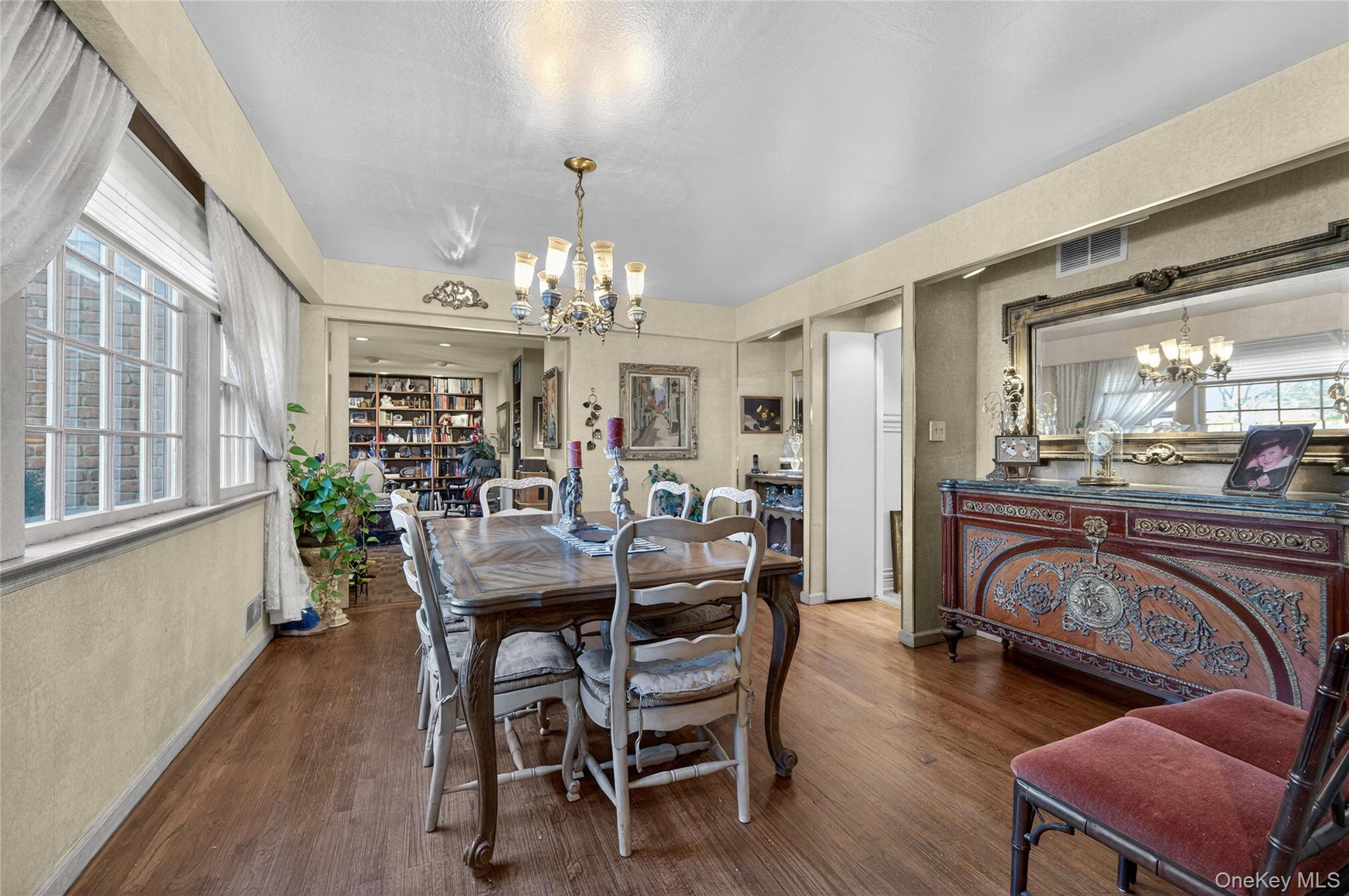 300 Circle Road, Muttontown, NY 11791