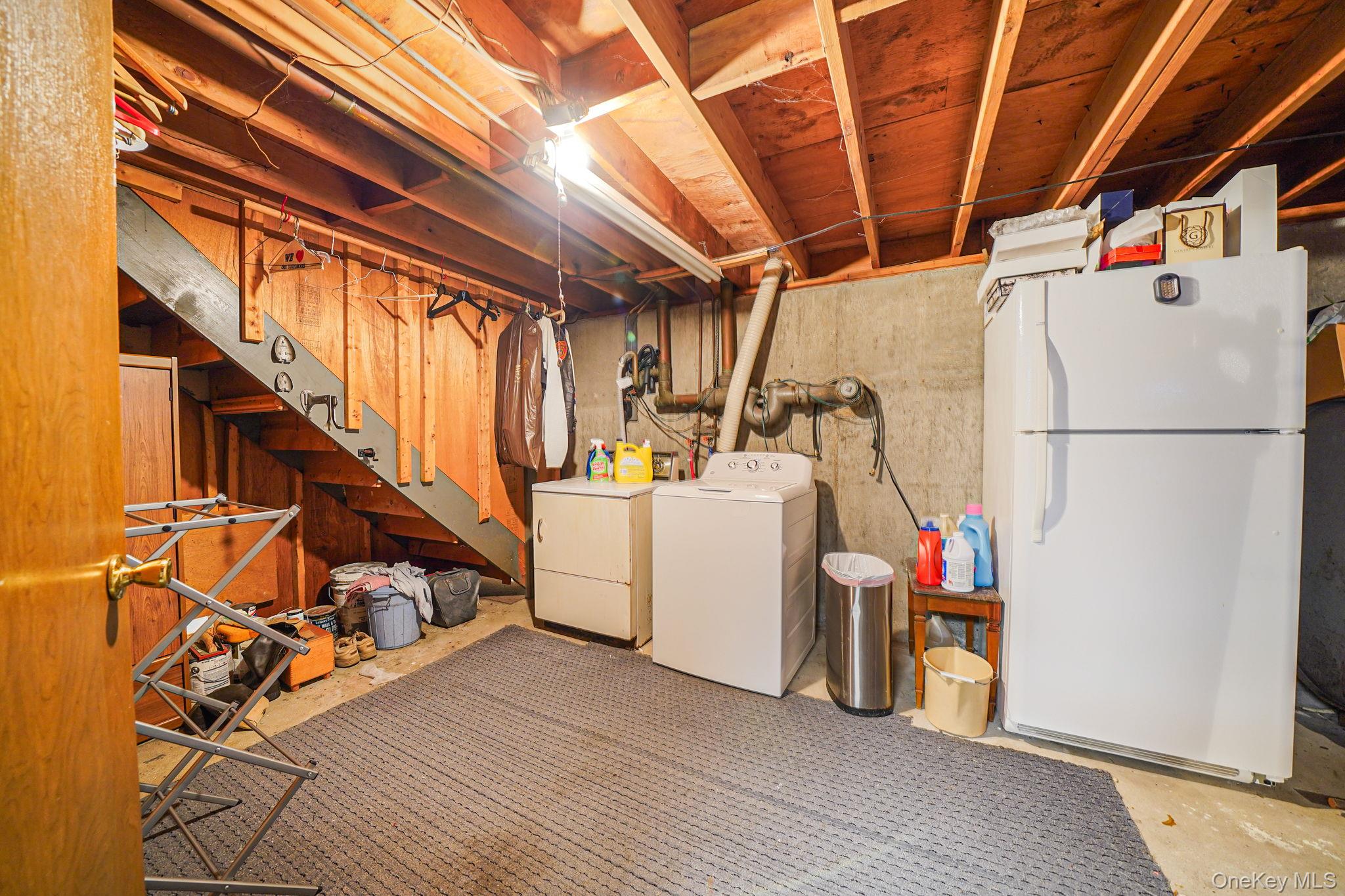 4 Neptune Avenue, East Patchogue, NY 11772