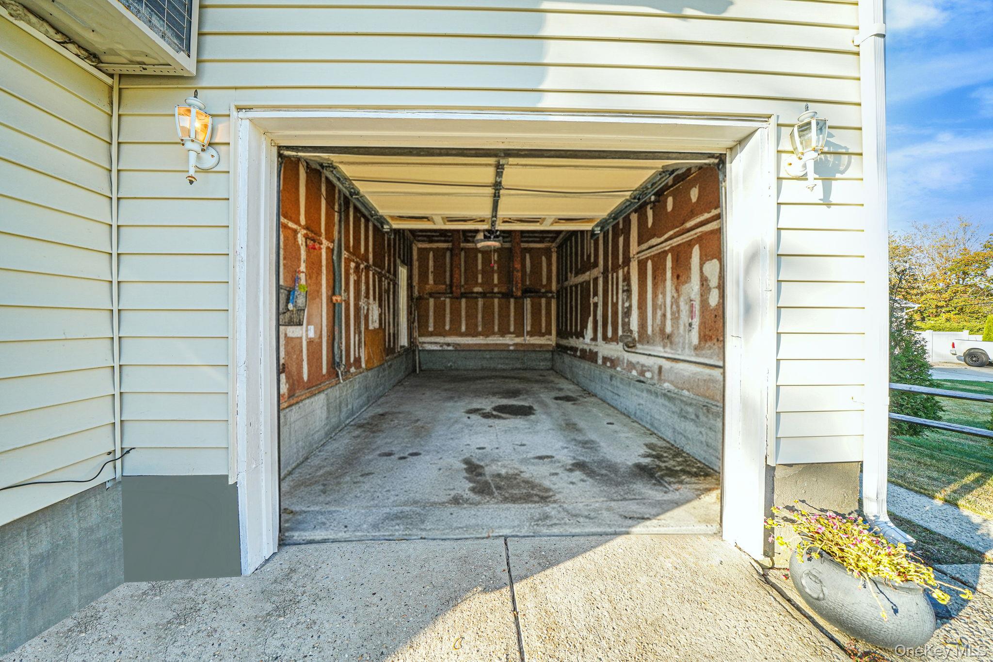 4 Neptune Avenue, East Patchogue, NY 11772