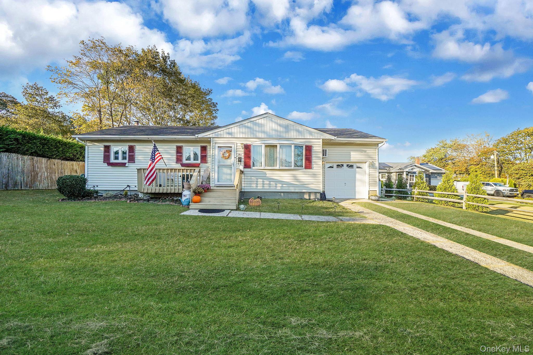 4 Neptune Avenue, East Patchogue, NY 11772