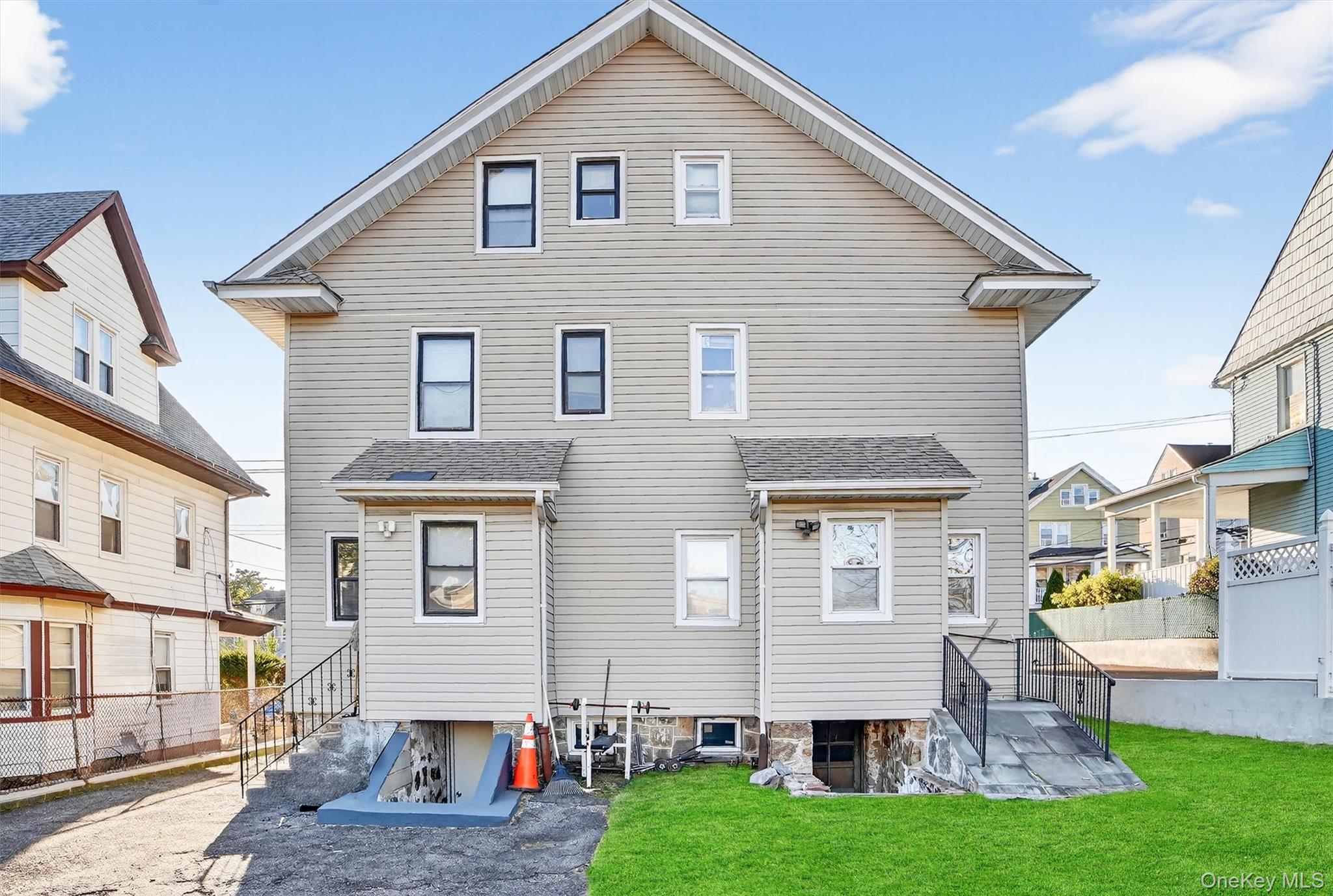 17 Mount Joy Place, New Rochelle, NY 10801