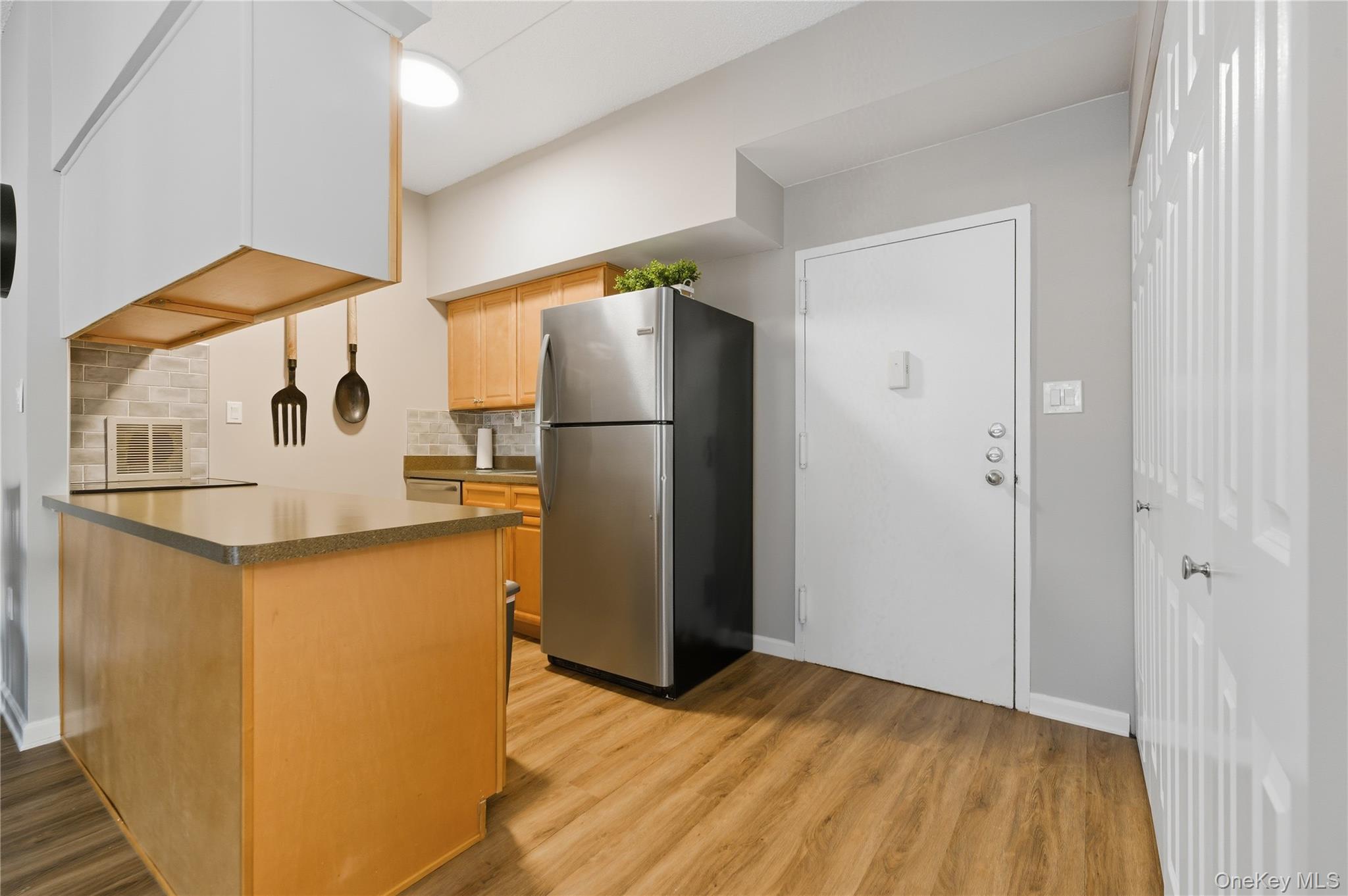 725 Miller Avenue # 111, Freeport, NY 11520