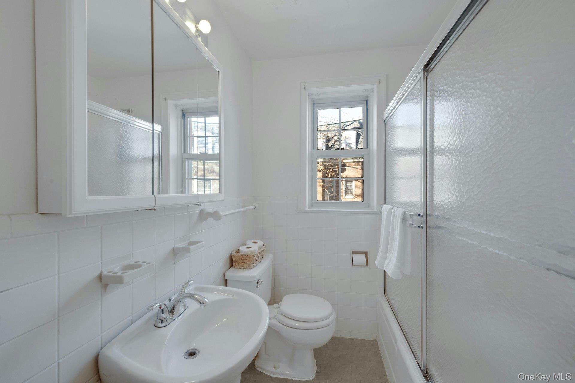 7 Chateaux Circle # 7H, Scarsdale, NY 10583