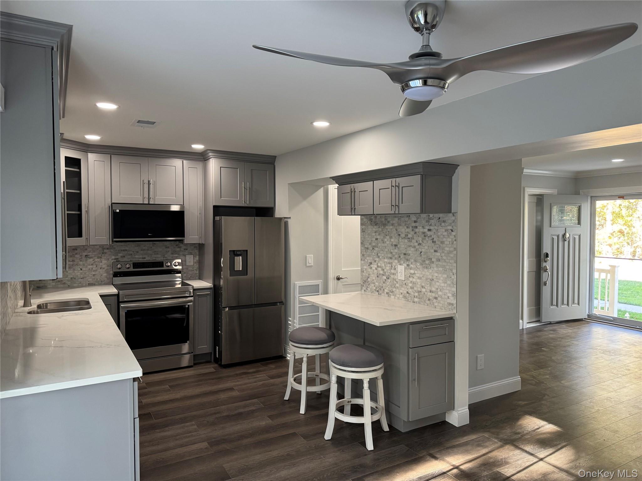 16 Huntington Commons, Yaphank, NY 11980