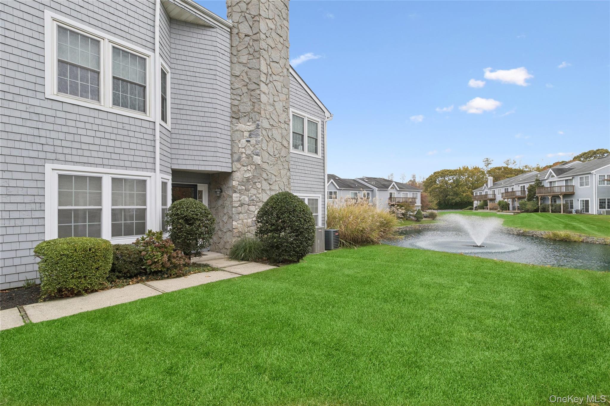 98 Lakebridge Drive N, Kings Park, NY 11754