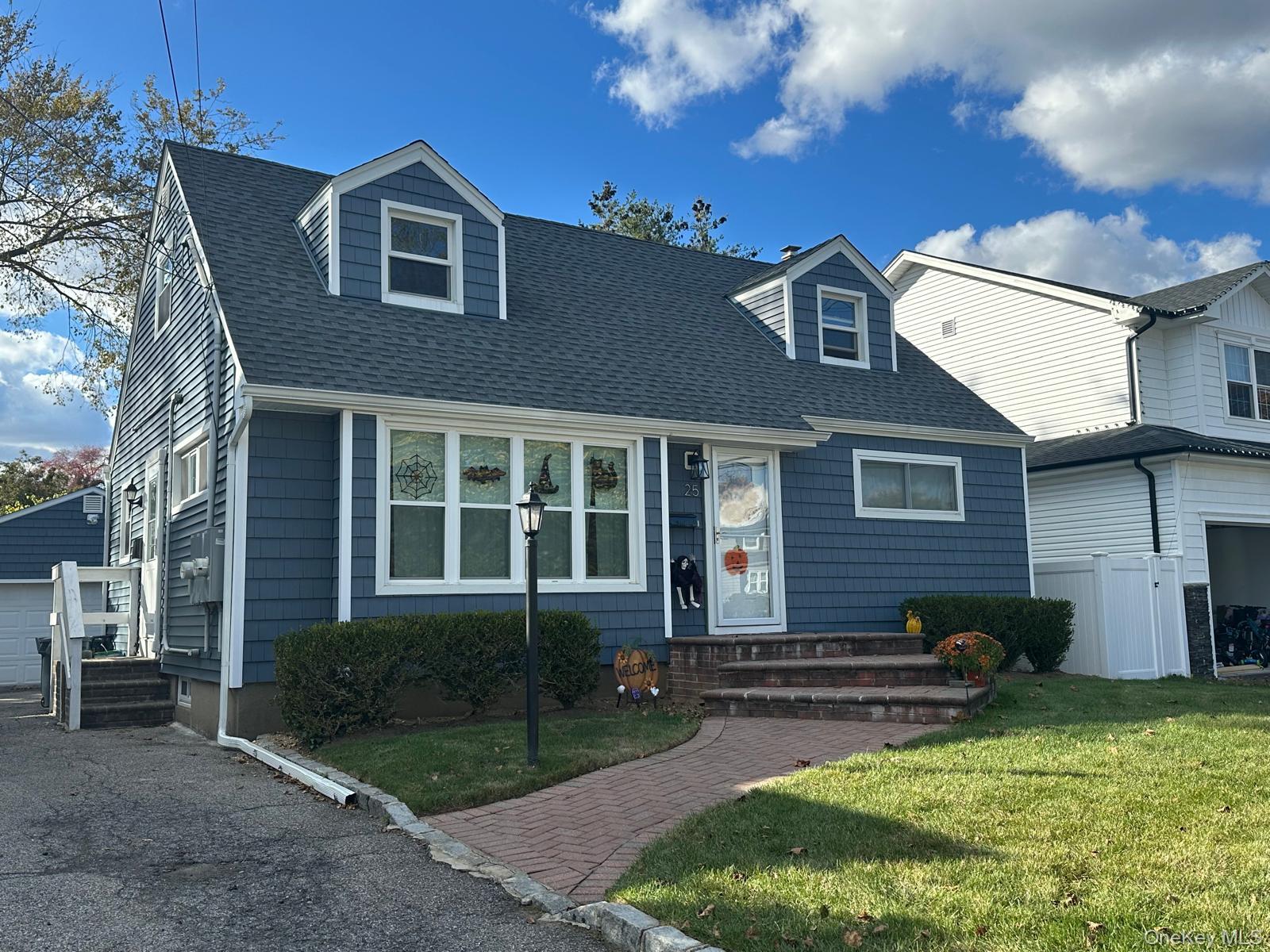 25 Northridge Avenue, Merrick, NY 11566