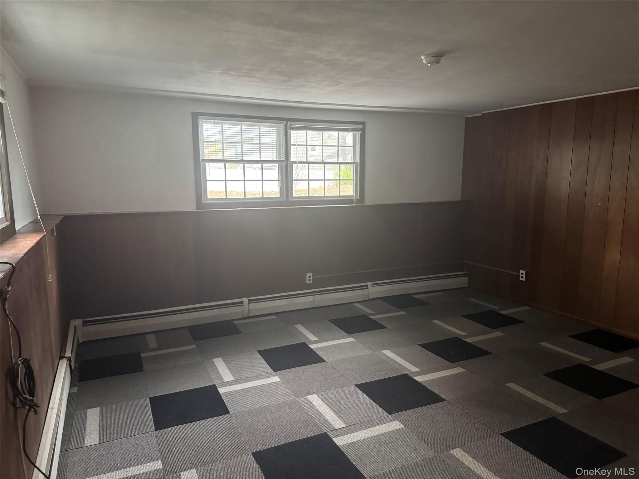 91 8th Ave, Kings Park, NY 11754