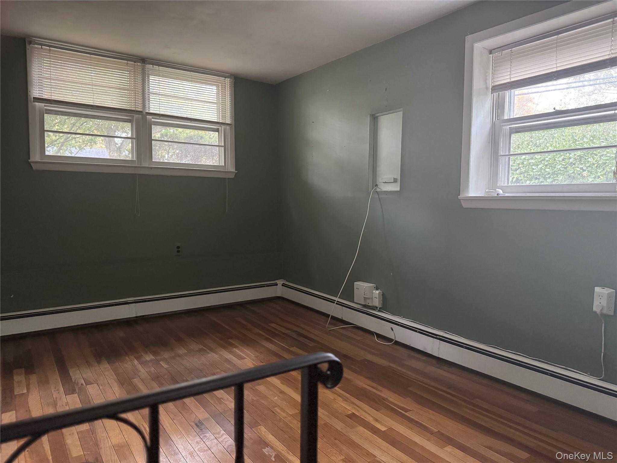 91 8th Ave, Kings Park, NY 11754