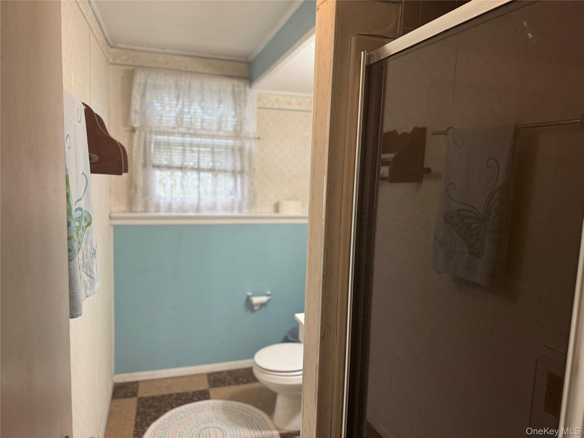 91 8th Ave, Kings Park, NY 11754