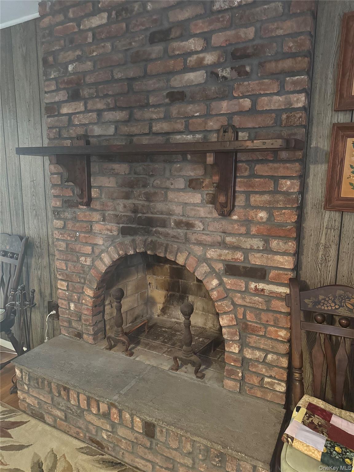 91 8th Ave, Kings Park, NY 11754