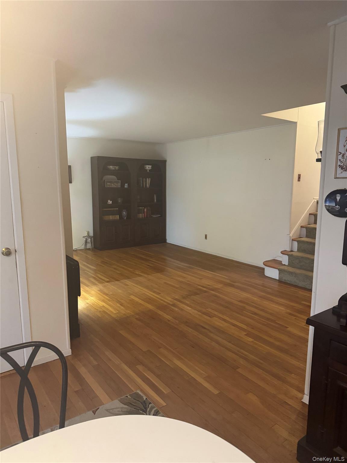 91 8th Ave, Kings Park, NY 11754