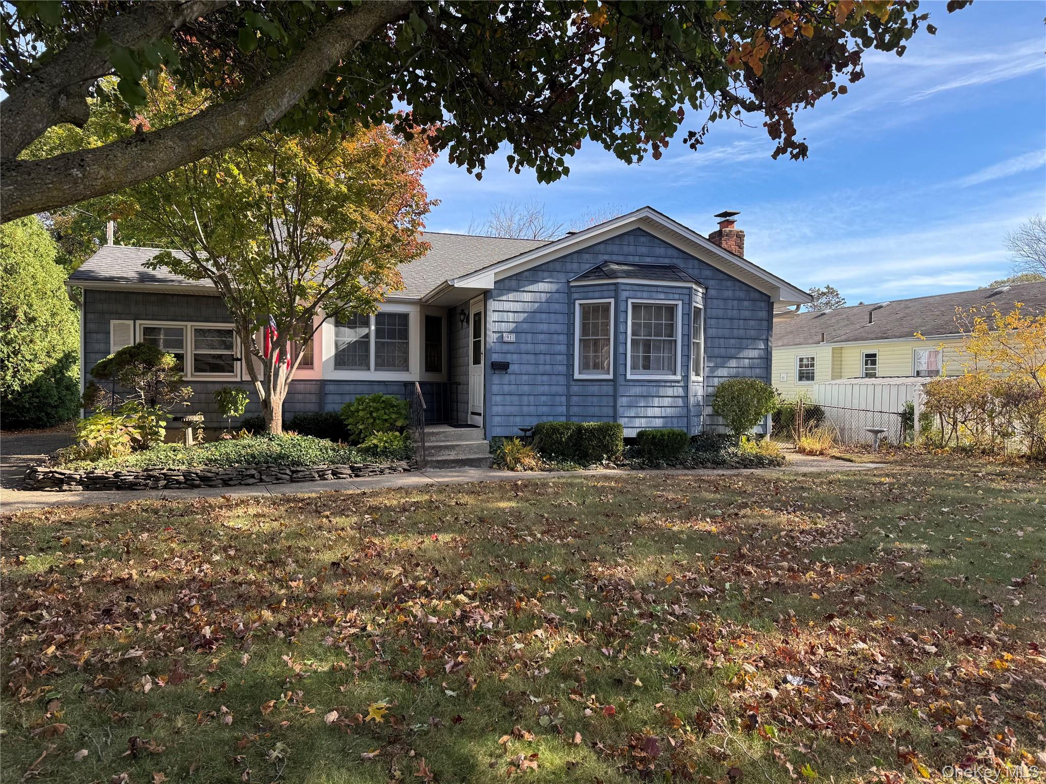 91 8th Ave, Kings Park, NY 11754