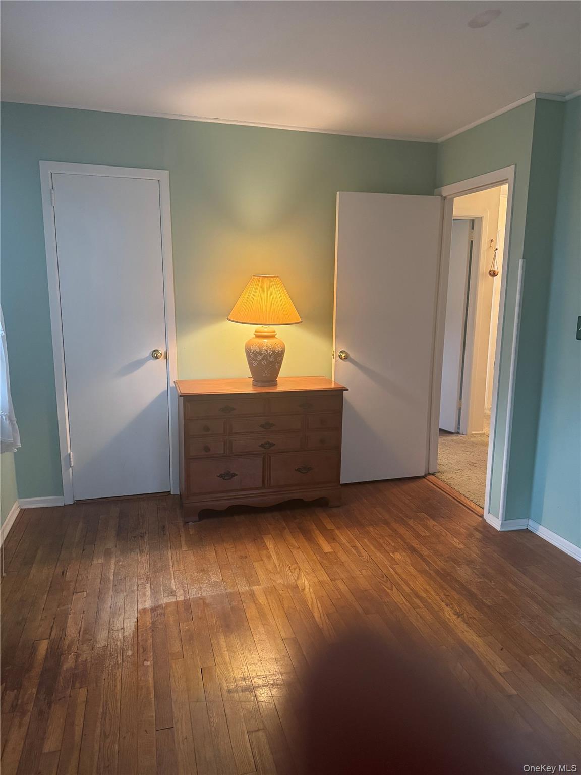 91 8th Ave, Kings Park, NY 11754