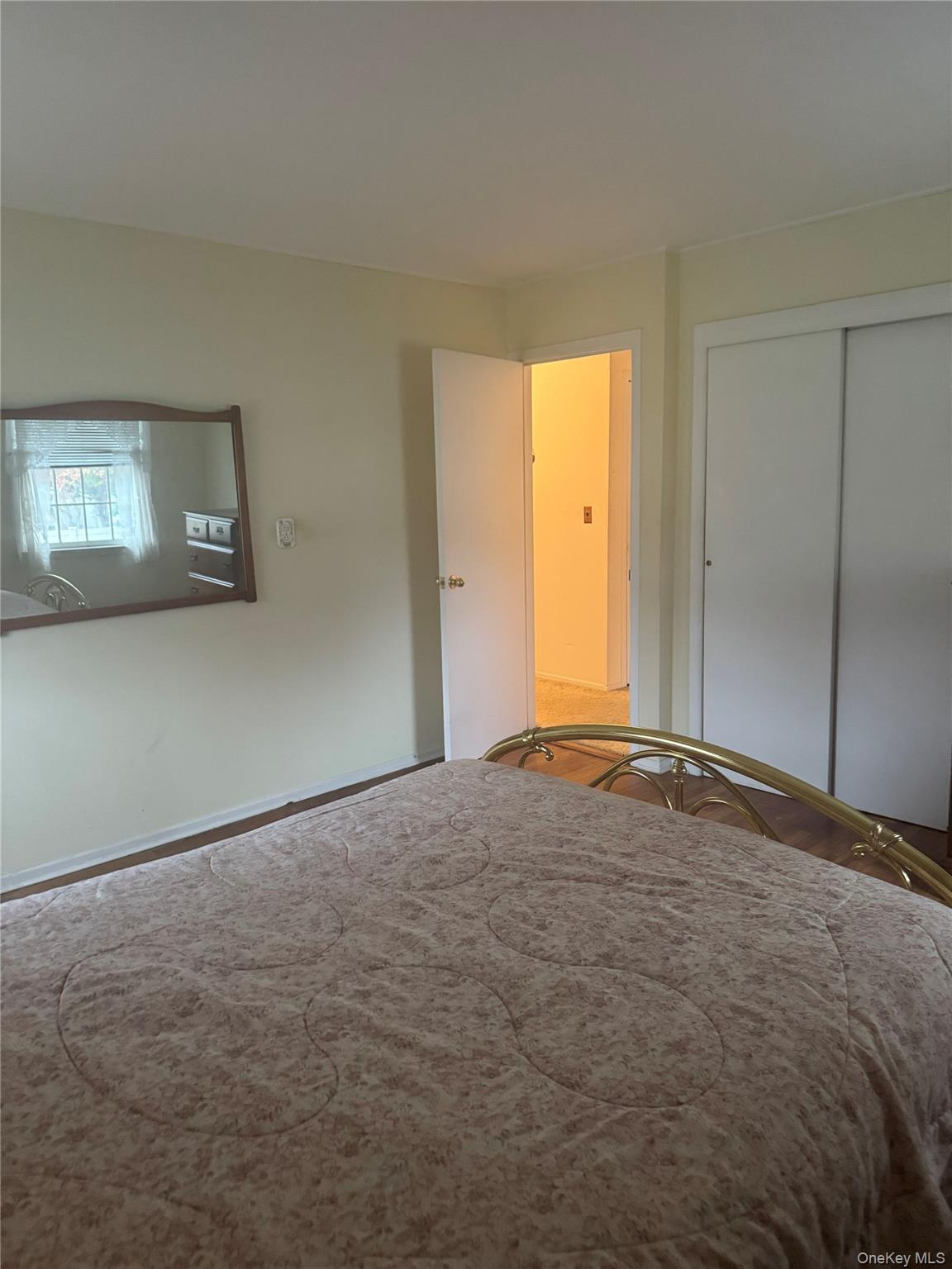 91 8th Ave, Kings Park, NY 11754