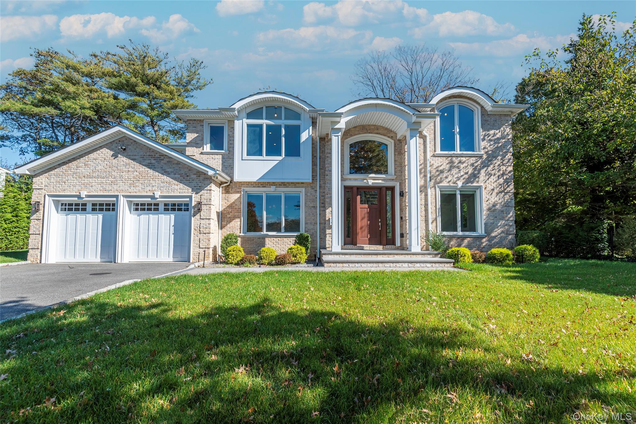 15 Grenfell Drive, Great Neck, NY 11020