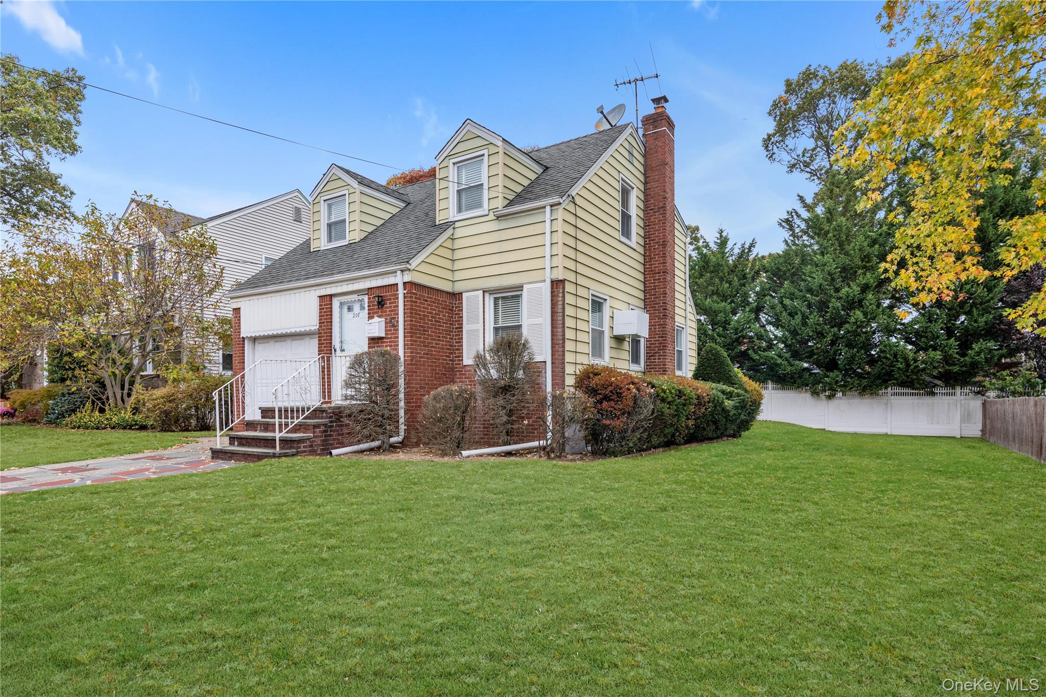 207 Motley Street, Valley Stream, NY 11580