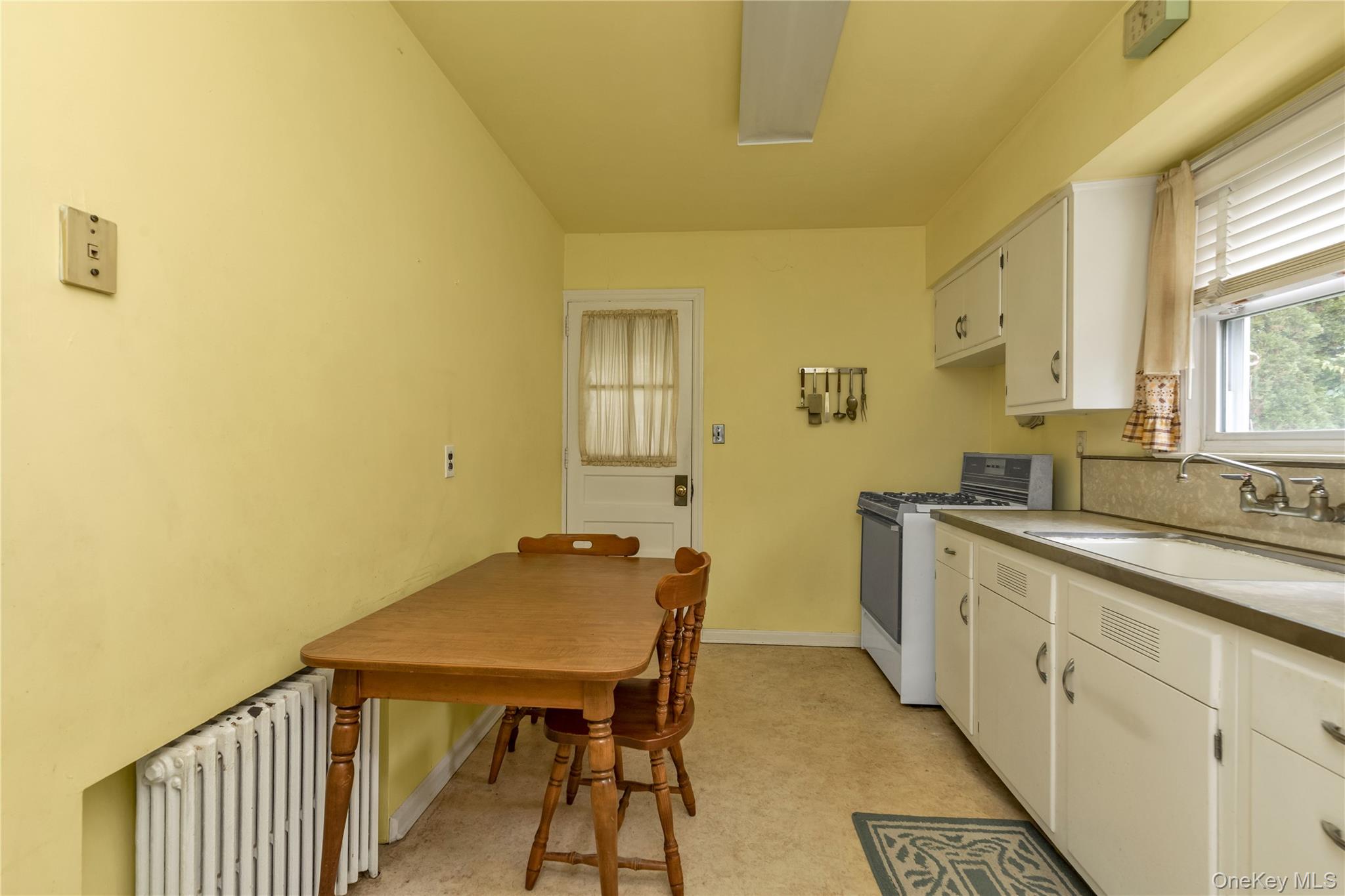 207 Motley Street, Valley Stream, NY 11580