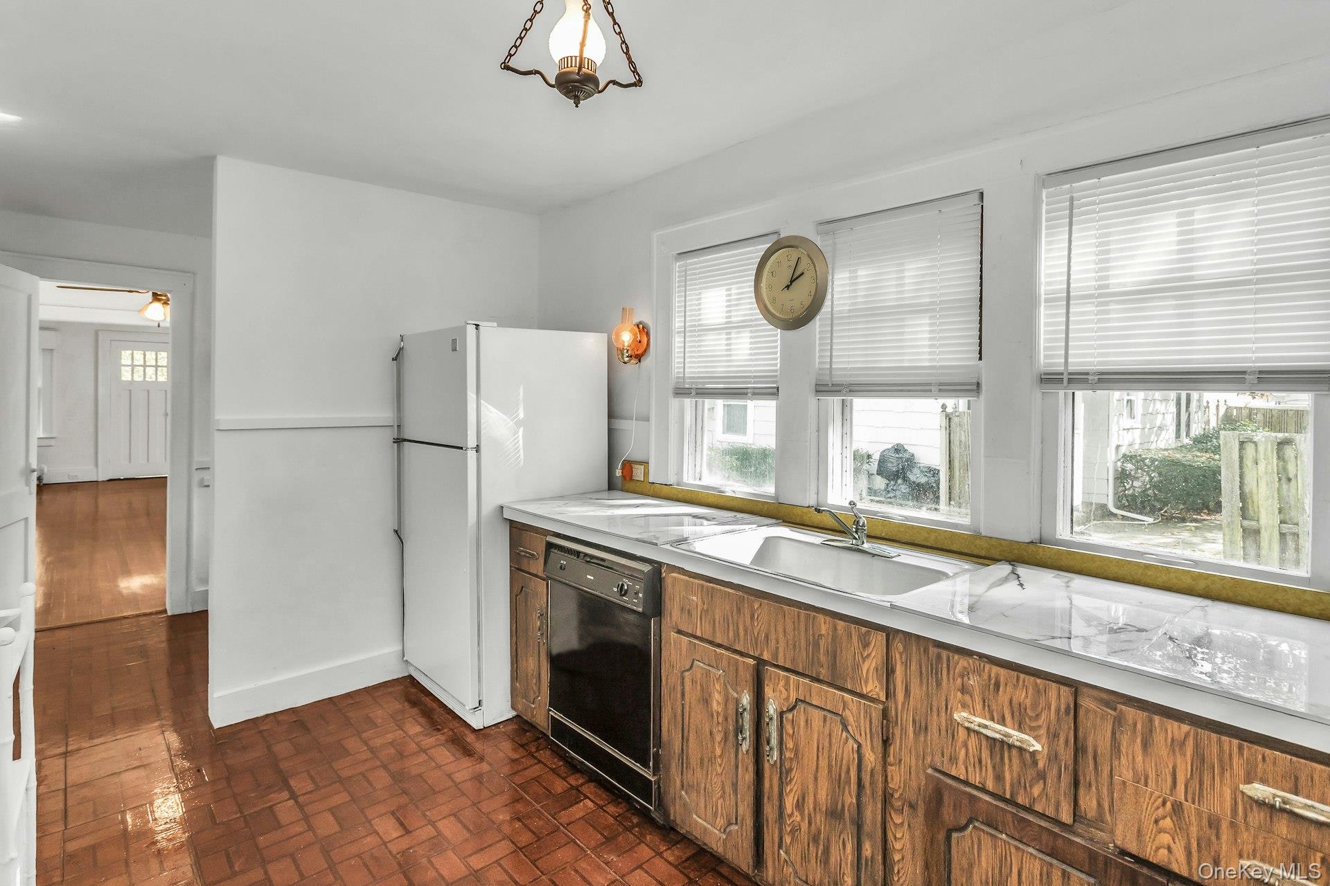 251 N Long Beach Avenue, Freeport, NY 11520