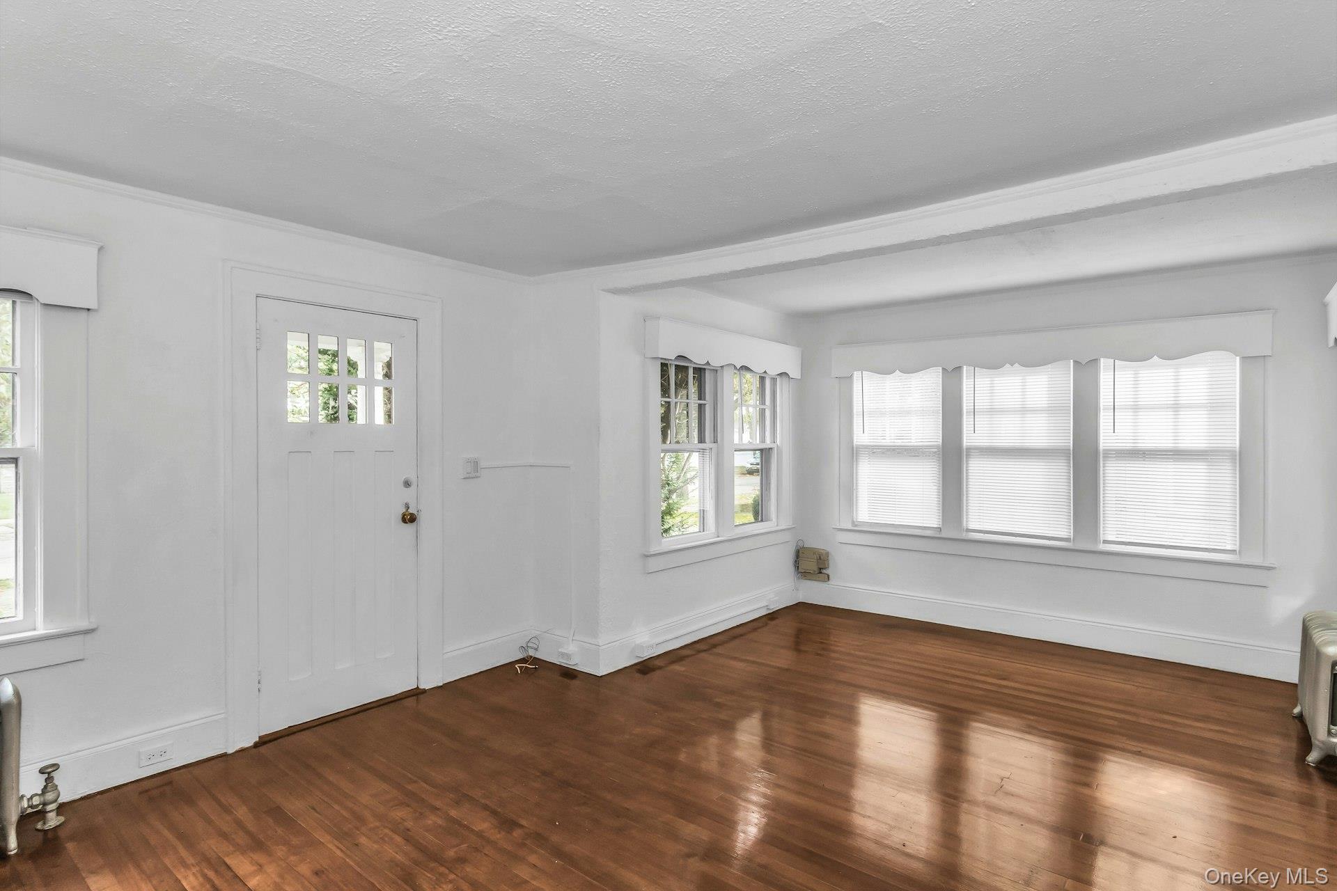 251 N Long Beach Avenue, Freeport, NY 11520