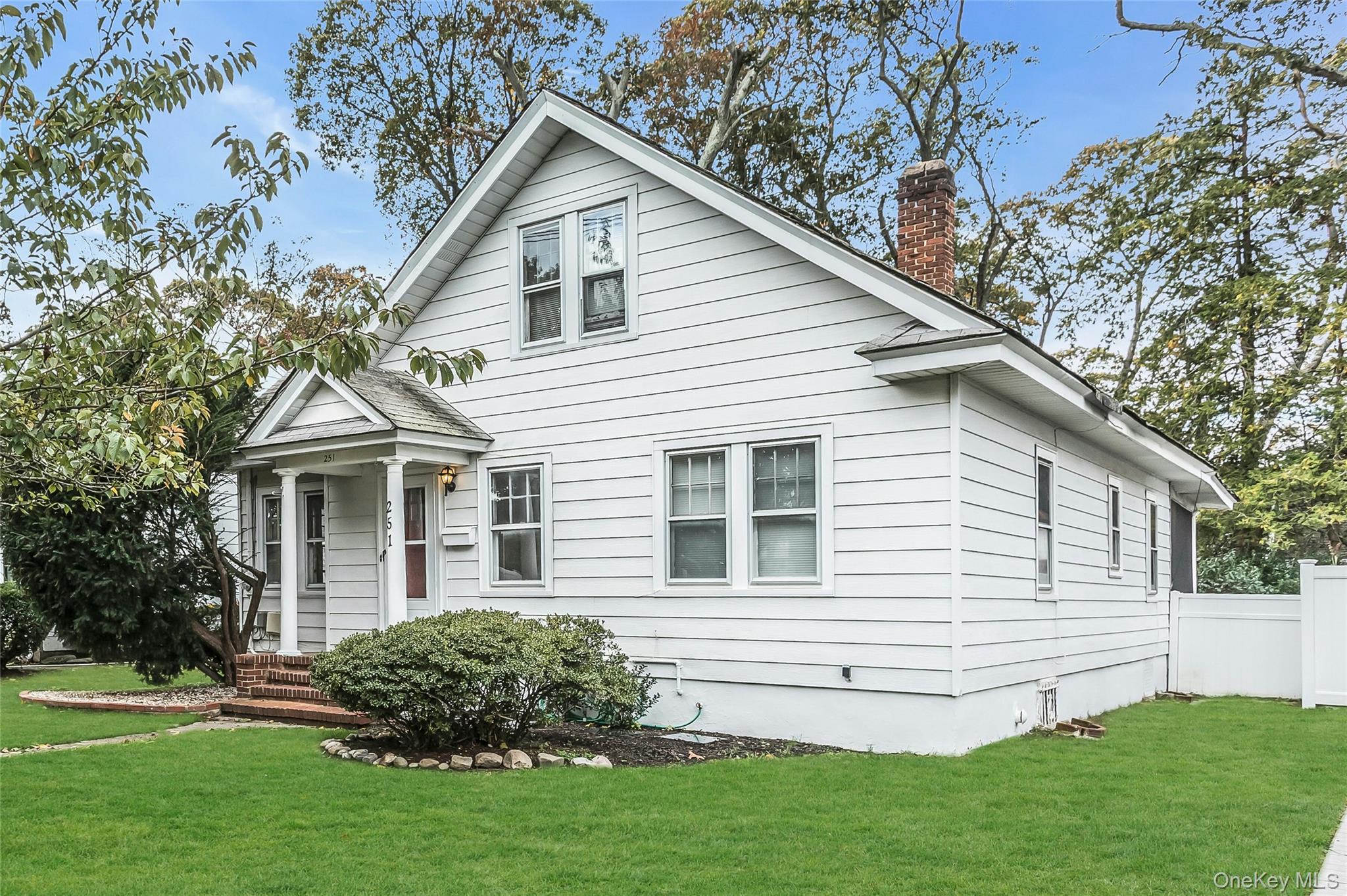 251 N Long Beach Avenue, Freeport, NY 11520