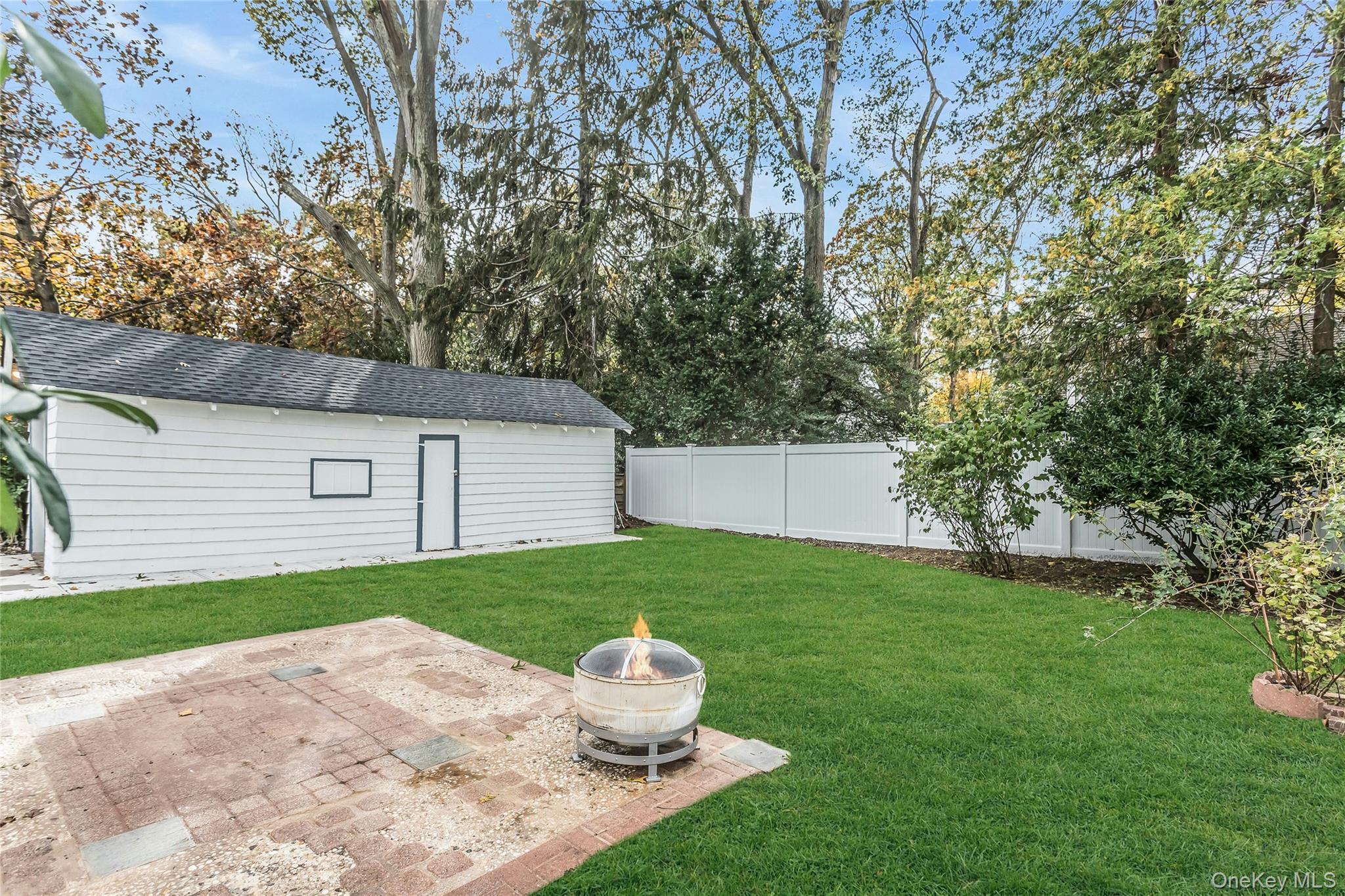 251 N Long Beach Avenue, Freeport, NY 11520