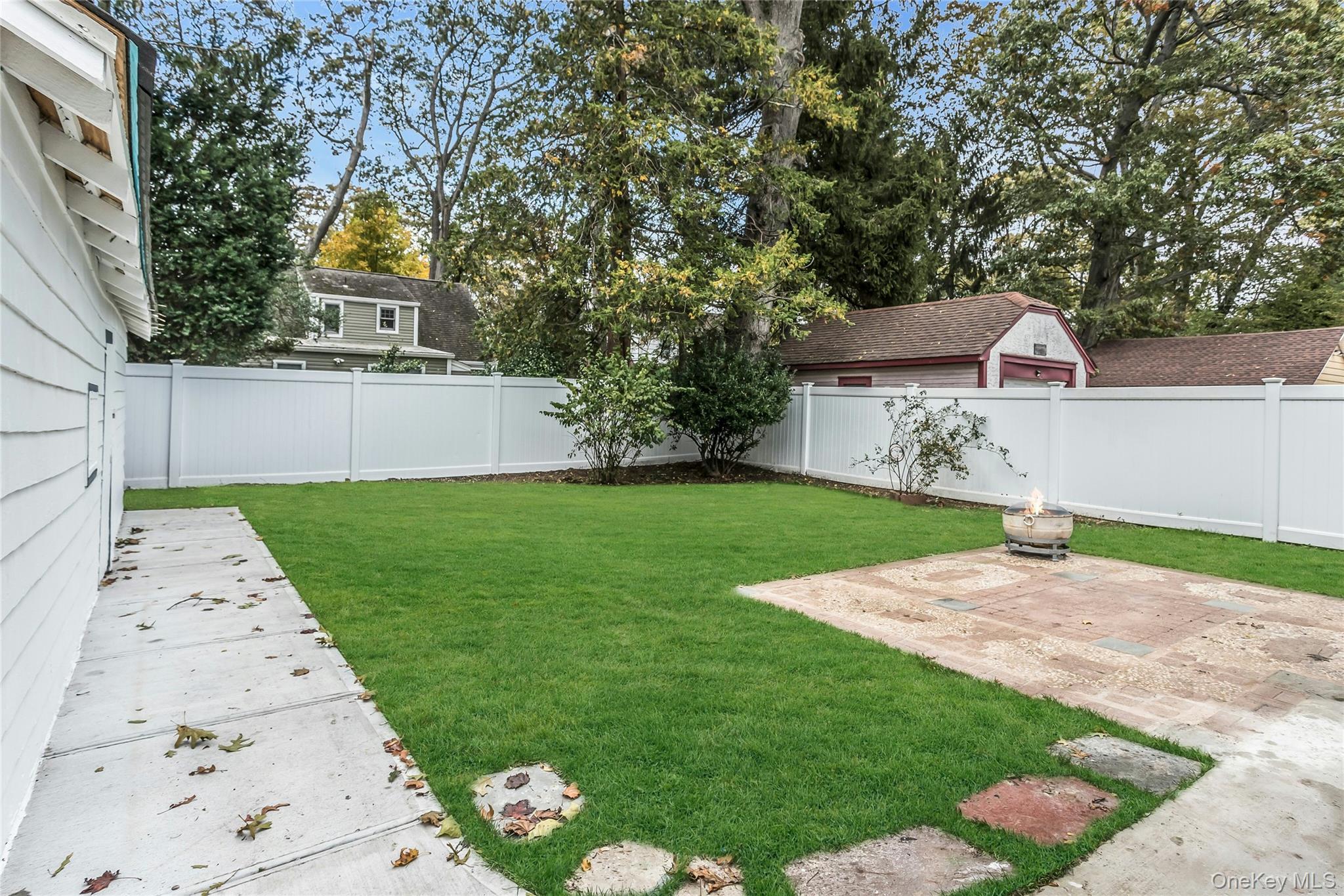 251 N Long Beach Avenue, Freeport, NY 11520