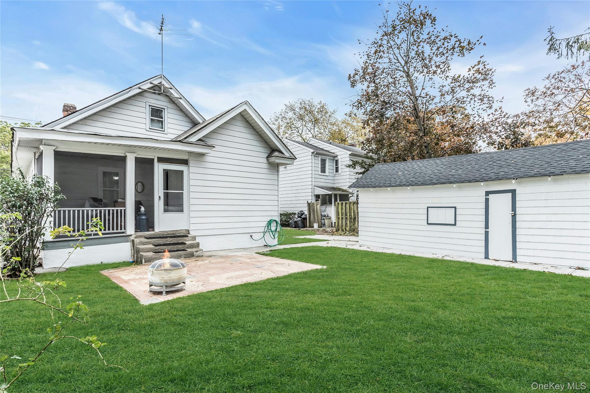 251 N Long Beach Avenue, Freeport, NY 11520