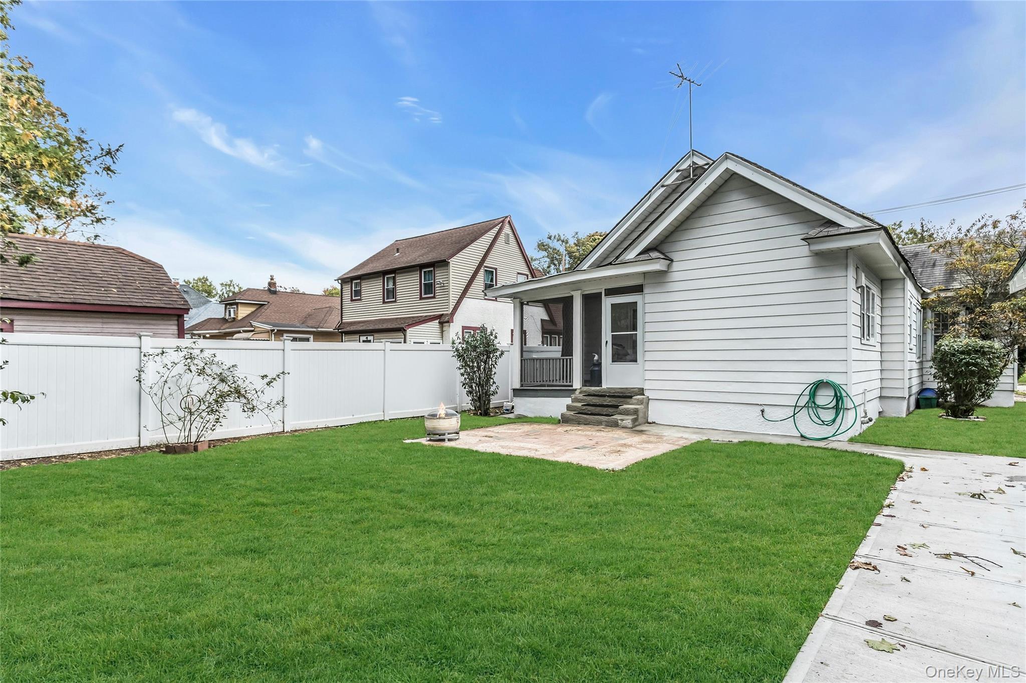 251 N Long Beach Avenue, Freeport, NY 11520